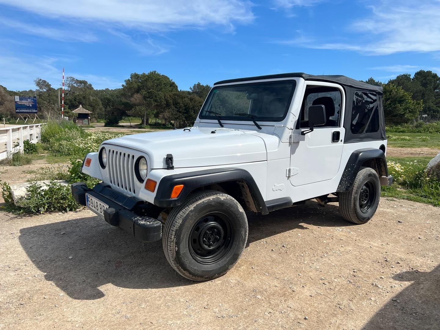 “Sky above. Jeep below. Freedom within”
#Ibizajeeps #jeepwranglertj