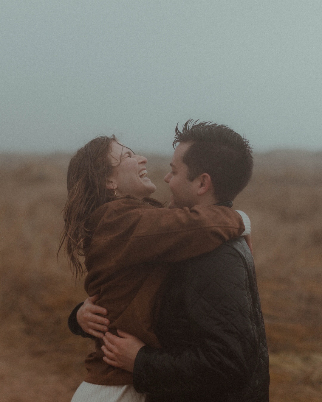 We absolutely loved our adventure around Tentsmuir Forest with Saara + Dillon ✨ running out from the safety of the forest into the wild weather at the sand dunes was the absolute perfect ending to our shoot!