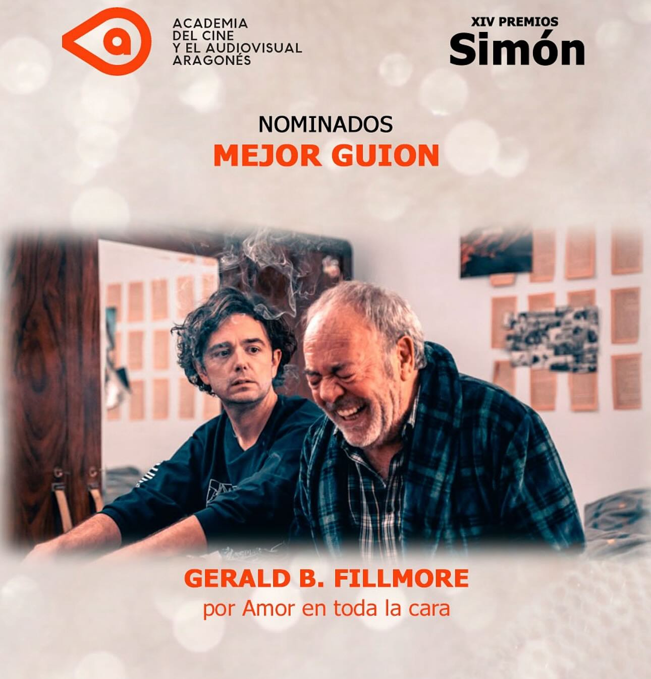 @amorentodalacara nominada a Mejor Largometraje, Mejor Dirección, Mejor Guion y Mejor Actor en los @premiossimon .
¡Gracias de corazón a todos los académicos!
Que te nominen en tu tierra y que lo hagan tus compañer@s, es ya un premio. Compartir nominaciones con artistas a los que admiras, un regalo.
Honrado de estar nominado junto a @asinjorge , @pilar_palomero , @macipecosta , @p_a_u_l_a___o_r_t_i_z , @pepelorente_
Gracias a la @academiacinearagones por abanderar el cine aragonés y a @filmzaragoza por ayudarnos a rodar en casa y darle a esta comedia intercultural su sello maño.
@skyshowtimees presenta una producción de @lyomedia @theaurora_project @amorentodalacara AIE en colaboración con @creasgr @filmika.pro
“AMOR EN TODA LA CARA”
@geraldbfillmore @vanessabenavente_ #TitoValverde @williammilleractor @melagreenh @ofcourseitscarlos @rebelheartmedicine @lpatalano @rafasigler
@juliaveraandrews @mikakubo @amylyndon @jasonowsley @taniamwatson @nansinsue
Música: @soymarceandino
Montaje: @oscar_morillas
Diseño de Producción: @markoskeyto
Fotografía: @nicoraggi
Productores Asociados: MARKOS KEYTO, JULIA VERA
Producción Ejecutiva: JORGE ALONSO, VÍCTOR CORRALES, GERALD FILLMORE, HORACIO ALCALÁ, ANDRÉS SÁNCHEZ
Escrita y dirigida por: GERALD FILLMORE