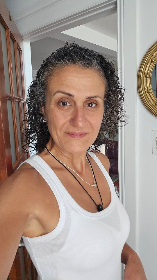 I guess i missed my morning routine, so here is part of what helps me in the morning.
Self care is essential for your presence to others. And nothing says love like true presence to oneself and to others.
#Bodybrushing #lymphcare #selfcaretips #lovelife