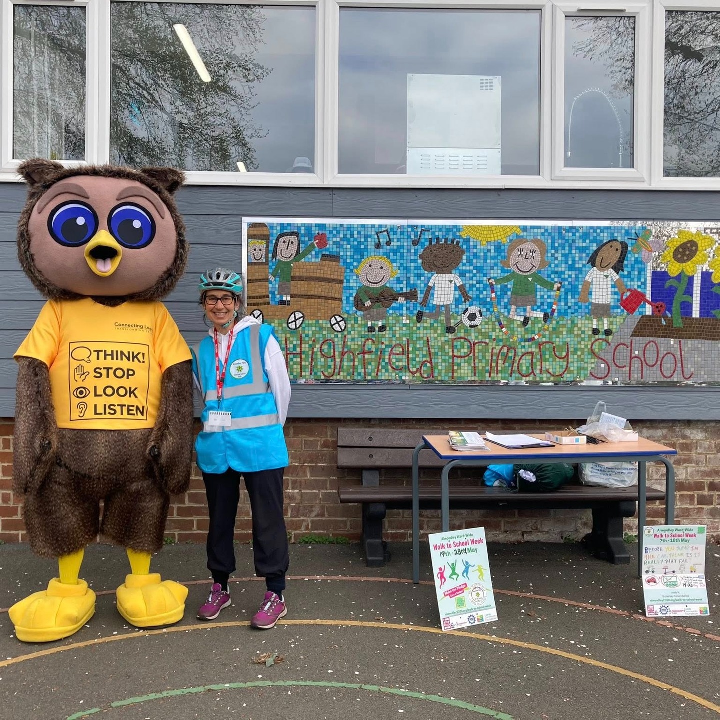Walk to School Week is now less than a month away!
As part of this @alwoodley_2030_climate_action have been helping families get ready to make a wheel difference to their environmental impact.
Pupils at Highfield Primary School
got to have free repairs on their bikes and were even greeted by @leedscouncil's own Arlo the Owl!
To find out more about Walk to School Week and get involved, please visit the link in our description! 💚