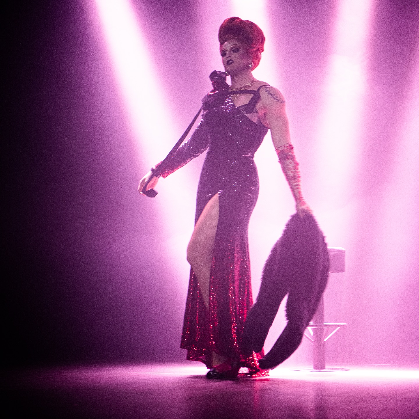 When the lights hit and the music starts… there’s no turning back.
She walks in beauty, she owns the night.
Serving drama, elegance, and a whole lot of sparkle — because darling, the stage was made for moments like this.
The diva has entered.
#DragExcellence #LiveOnStage #FierceQueen #SpotlightMagic #QueerPerformance #LGBTQPower #StageIsHome #GlamourAndGrace #ServingLooks #OdetteHellaGrand
✨ #DragRace #QueerJoy #SlayTheStage
throwback to @queerhuebeli in April.
Pic by @pegasuszurich