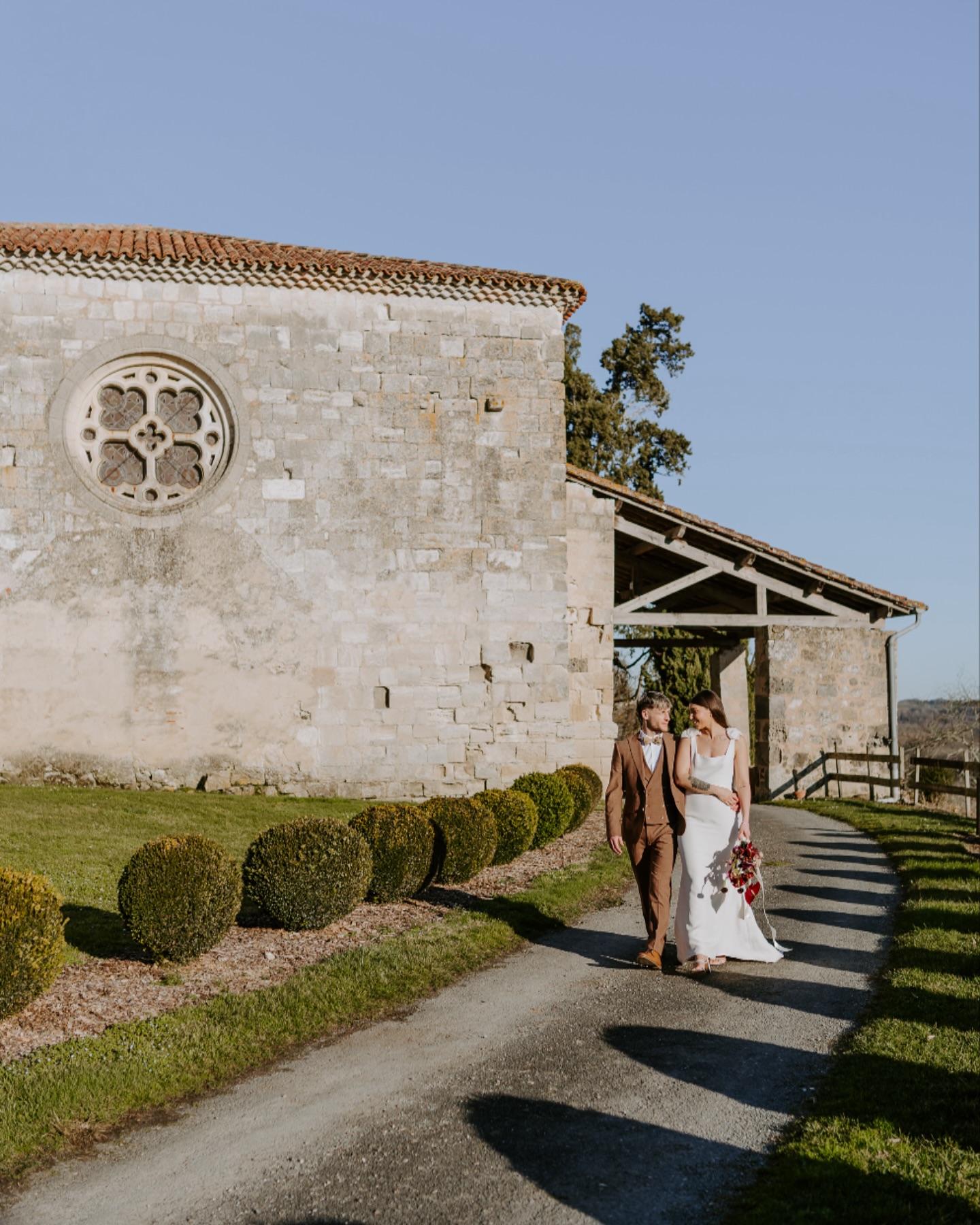 Choosing to hold your ceremony in one of the regionโs most beautiful churchesโฆ A hidden gem of charm and history nestled in the heart of Lot-et-Garonne ๐ค
Team du love :
Planner @sun_day_wedding
Venue @chateaudepoudenas
Photographer @blondieconfettis
Videographer @jp_rabier
Decor furnitures @cocotteetcoquette
Floral design @lesrenouees.floral
Cake design @bonjour.gateau
MUA @marieguerlainmua
Hairstyle @arrowkihair
Stationery @le_studio_kolibri
Dress @ana_des_cabanasses
Suit @latelier5_bordeaux
Jewels @celinni_diamant_bordeaux
Lovebirds @romainescarpit @shania_lair
#weddinginfrance #frenchwedding #bridetobe #weddingcastle #weddingbordeaux #monumenthistorique #weddingchurch #frenchchurch #religiousceremony