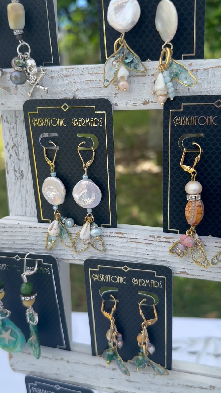 One of a kind handmade jewelry! 14carat gold and sterling silver, perfect for any mermaid or ocean lover!
#miskatonicmermaids #handmadejewlery #brookgreengardens #artfestival #handmade
