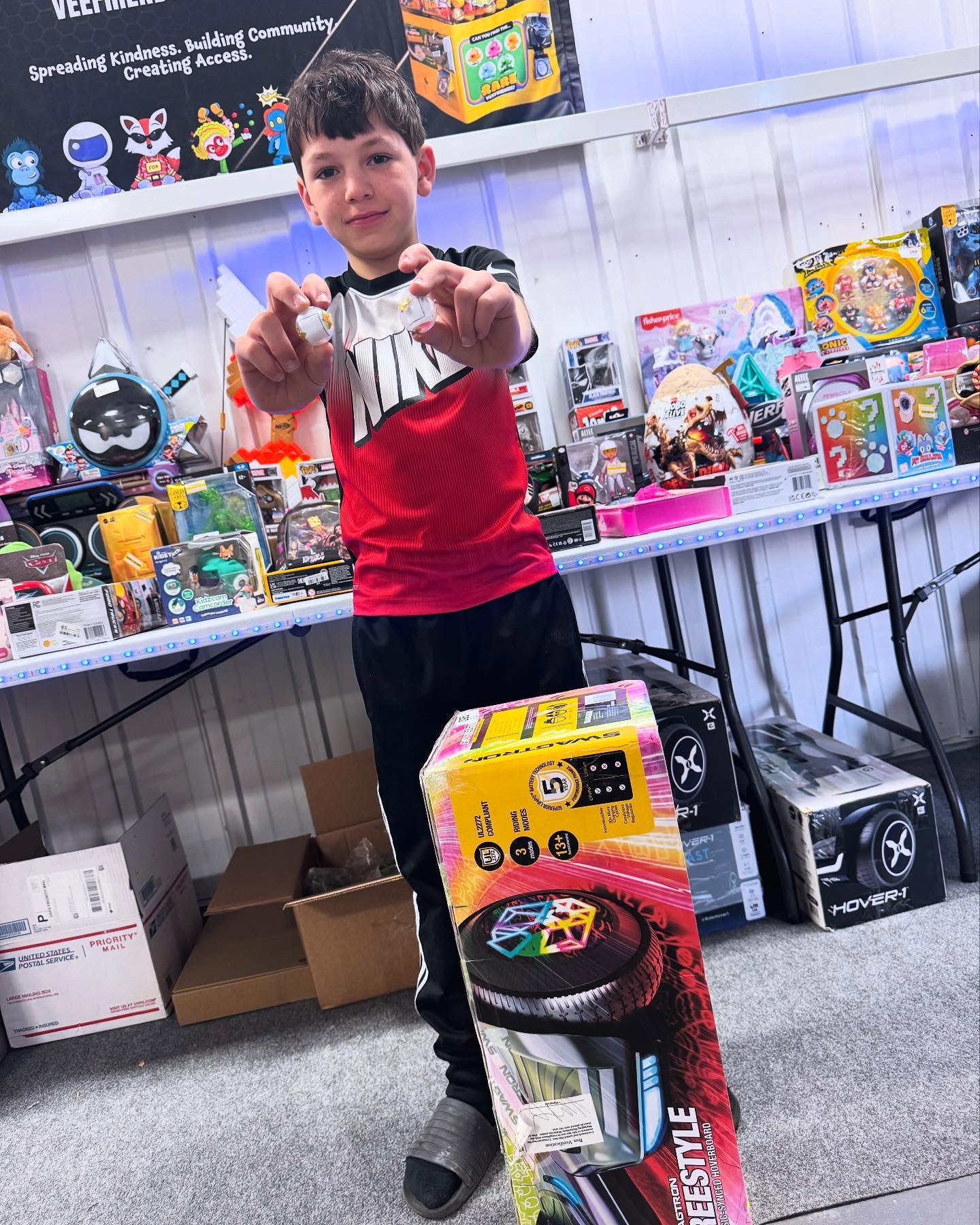 OUR FIRST GOLD STAR TRADE IN!! Karson here found two gold star @veefriends minis and decided to LEVEL UP and get a HOVERBOARD!!! He found these two at our @thunderroadsiouxfalls location 👍🏻
(x2) .50 cent VF Minis ➡️ Brand New Hoverboard ($200 value)
FIND THOSE GOLD STARS ONLY 5 HOVERBOARDS LEFT!🔥
#Veefriends #GoldStars #VFMinis #collectthemall