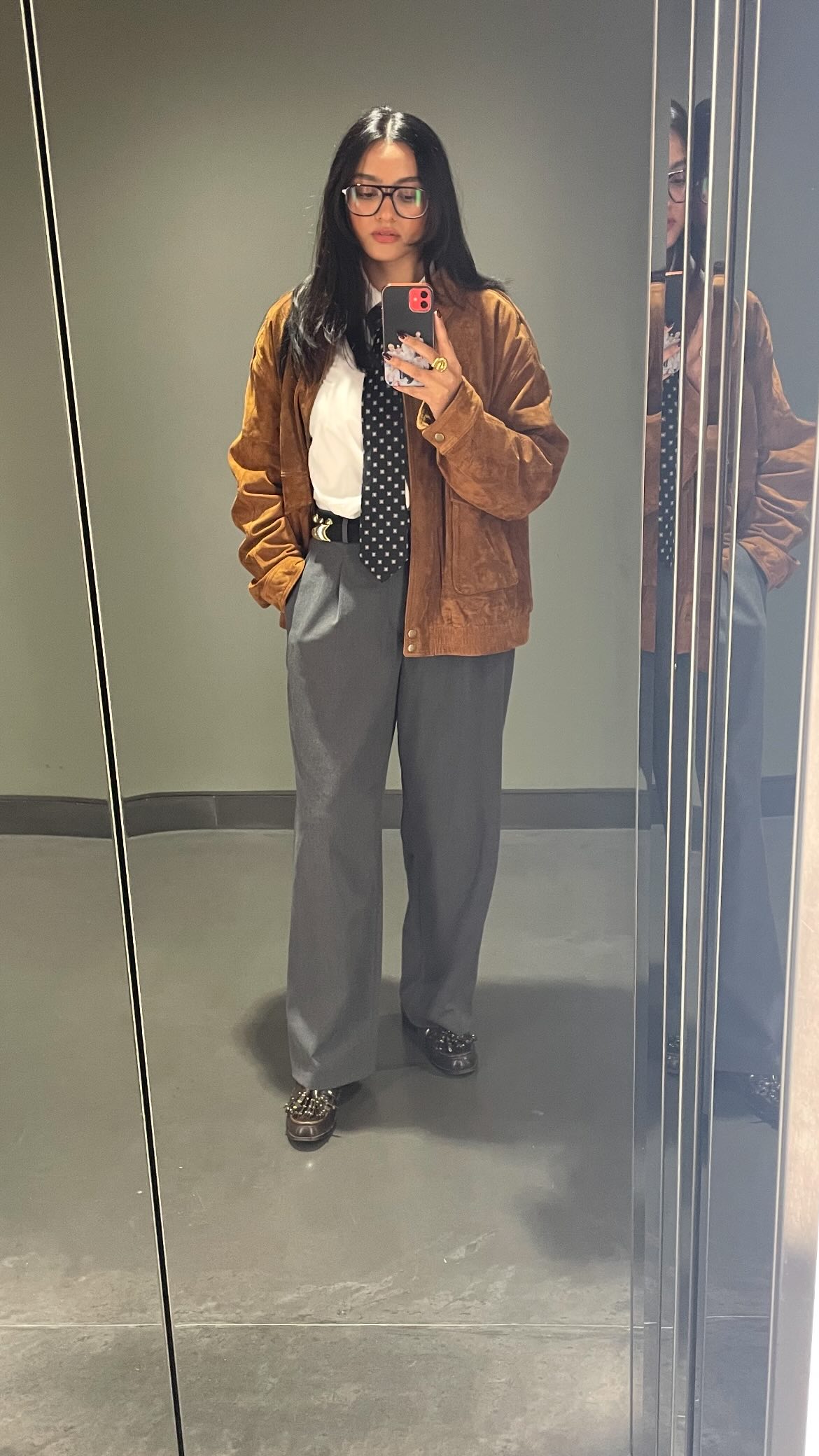 What Would Milly Wear - Office Edition
•
•
•
#OOTD #OfficeStyle #WorkwearInspo #Fashion #Style