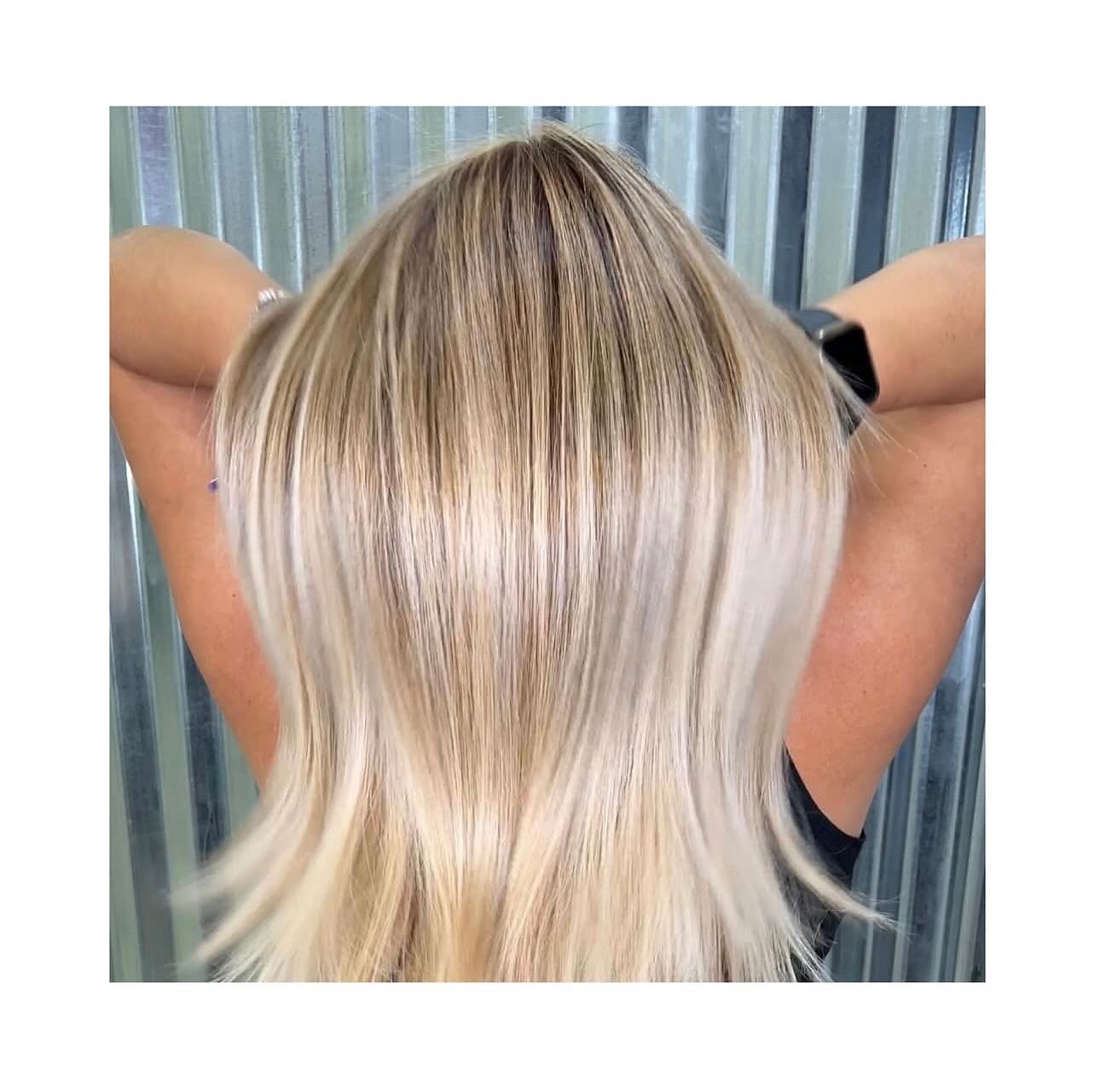It’s blonding season at glynn jones salon
Hair by @glynnnjonezzz @glynnjonessalon using @joico color
.
.
.
.
.
#blonde #balayage #blondebalayage #joivo #hairstylist #dmvsalon #dmvhair #alx #alexandriavirginia #oldtownalexandria #glynnjonessalon