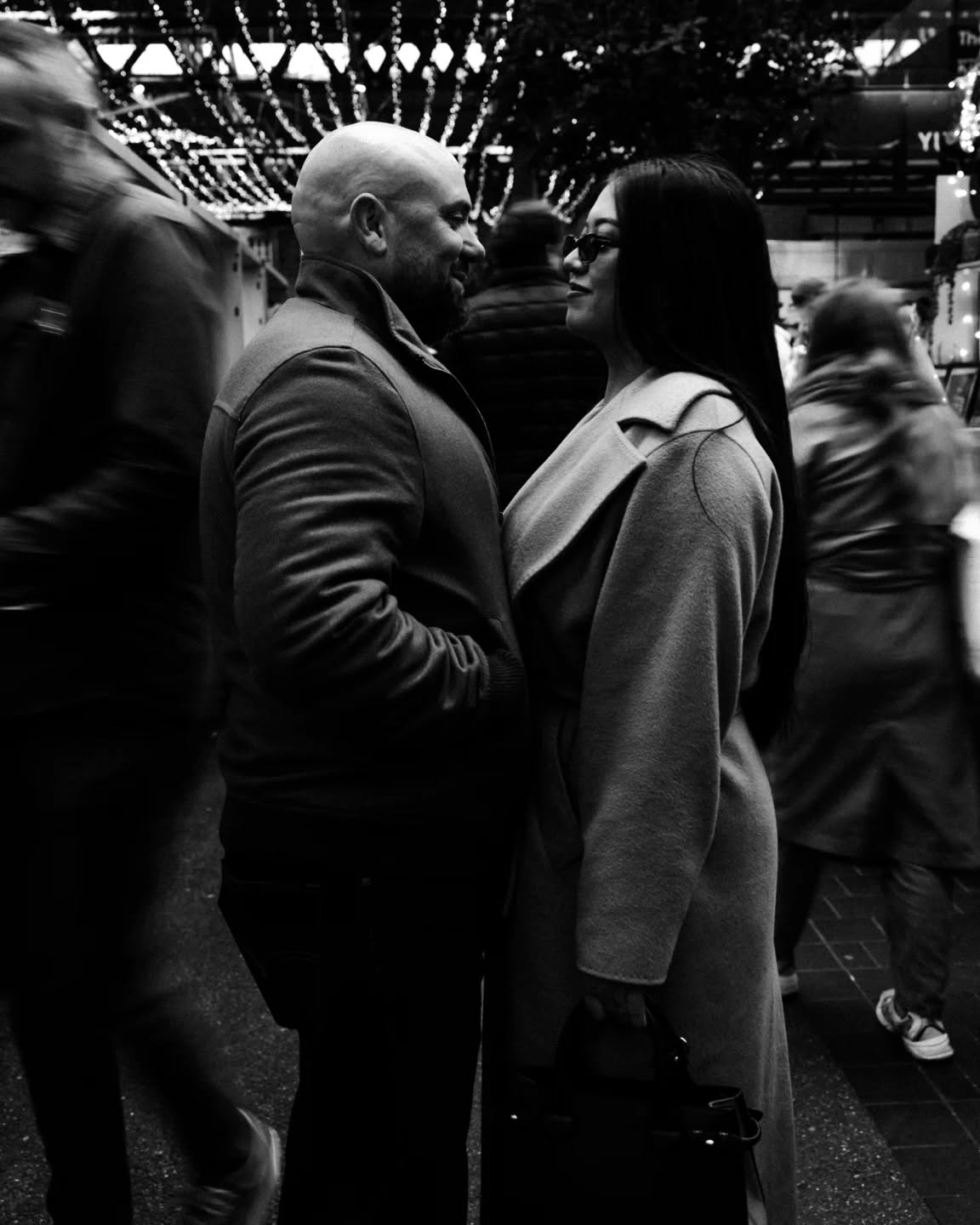 Thousands of people around but all you see is them🖤