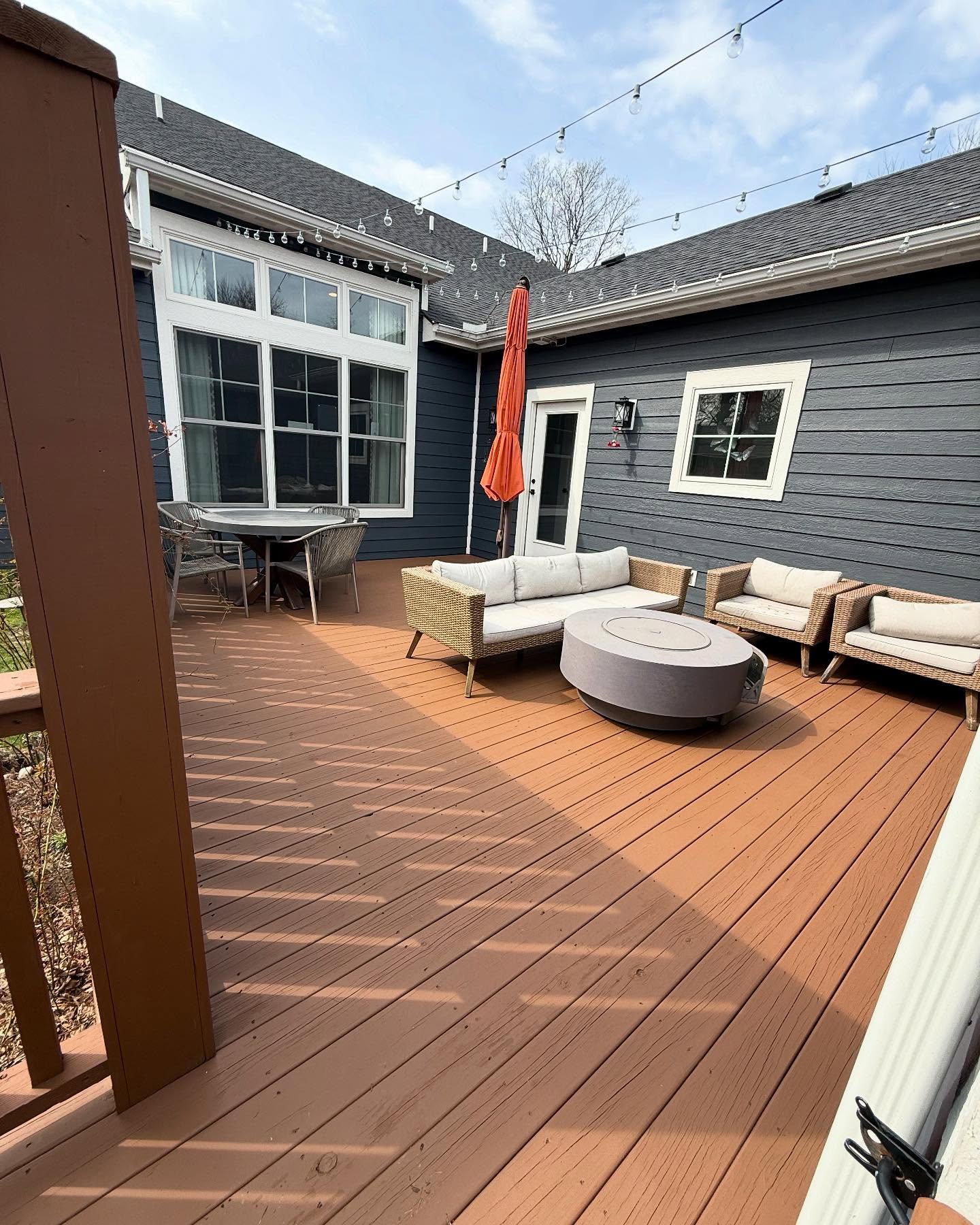 Nice solid stain deck project in Valparaiso. Great client and family. Shoutout to Aiden who’s quality management is bar nun and who got this done in a day. Way to execute out there. We used Sherwin’s woodscapes here as well. #guardianpropainting