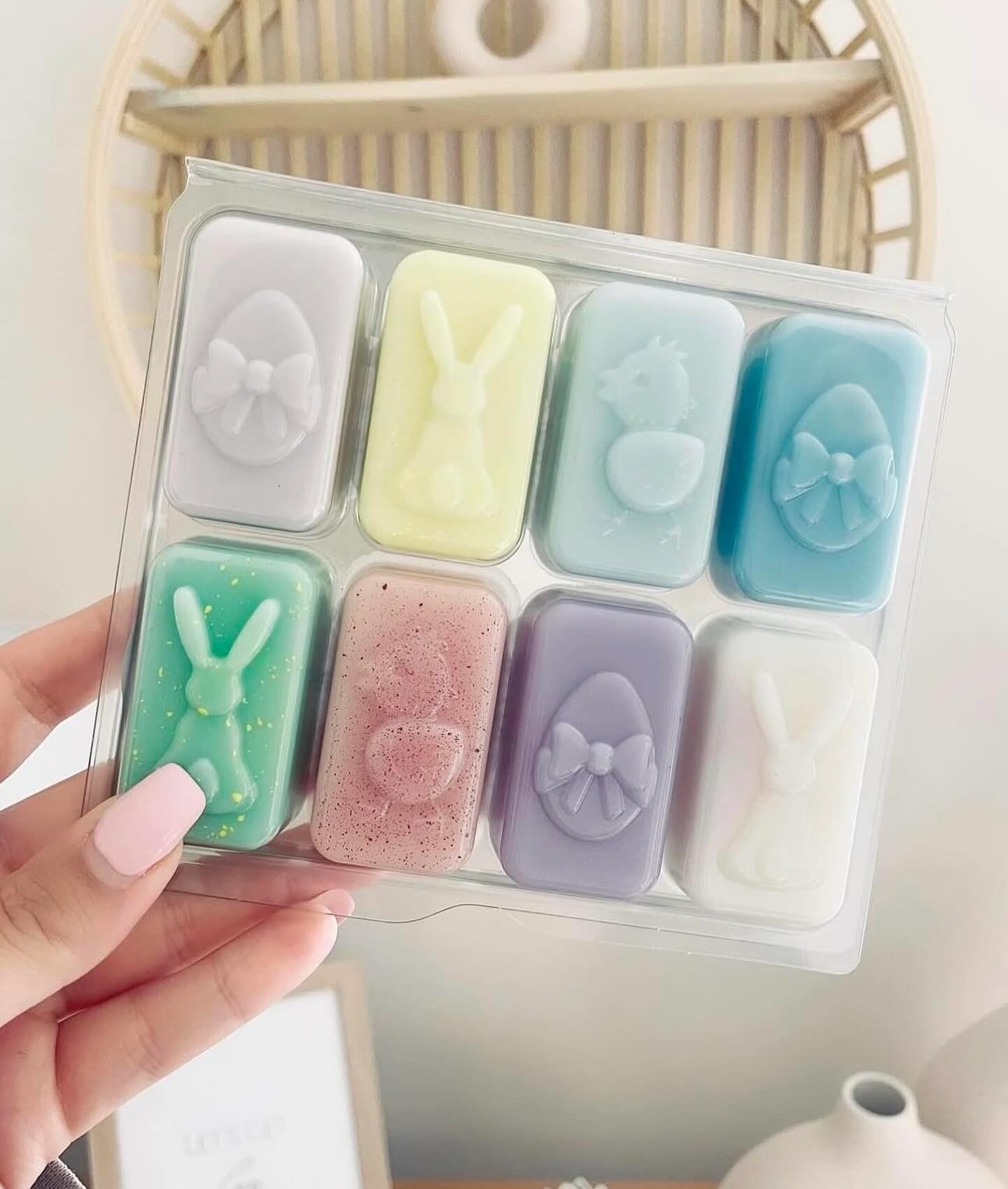 SPRING WAX MELT SAMPLE BOX ๐ธ๐ฃ
This gorgeous sample box is filled with highly scented pastel wax melts:
Fresh unstoppables
Pink tulips & white jasmine
Seychelles
Mint & rhubarb
Spring unstoppables
Lemon
Enchanted wildflowers
Daffodil & vanilla