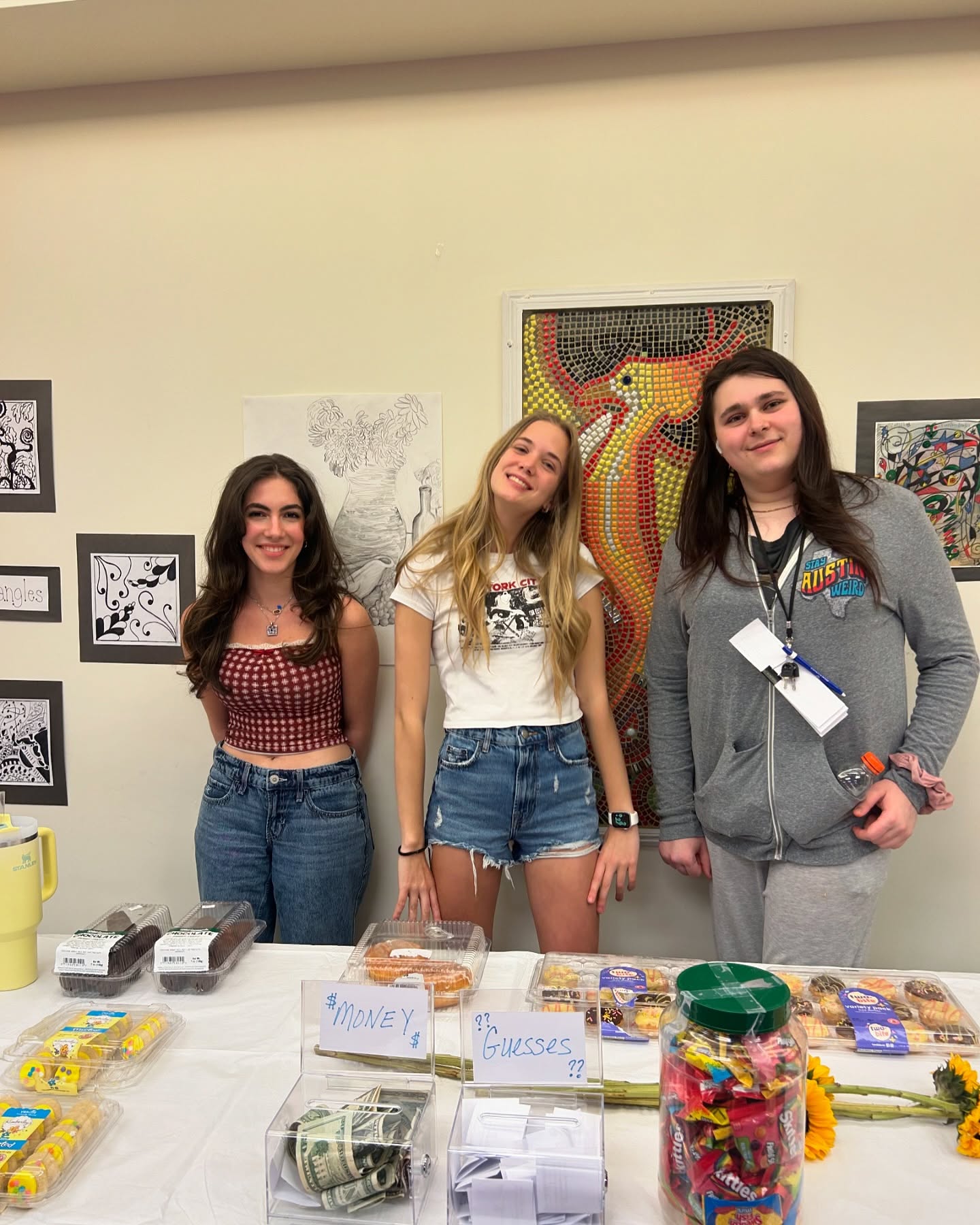 Thank you to all the students and staff who supported our bake sale yesterday! A big shoutout to our Student Council for organizing such a sweet event. Thank you also to everyone who donated to guess how much candy was in the jar for a chance to win it!🍩🍪🍭🍬🧁
.
.
.
#fairfieldcounty #westchestercounty #connecticut #connecticutschools #privateschool #privatemiddleschool #privatehighschool #therapeuticschool #therapeuticdayschool #specialeducation #bethelct #brookfieldct #darienct #fairfieldct #greenwichct #reddingct #newcanaanct #norwalkct #ridgefieldct #stamfordct #westonct #westportct