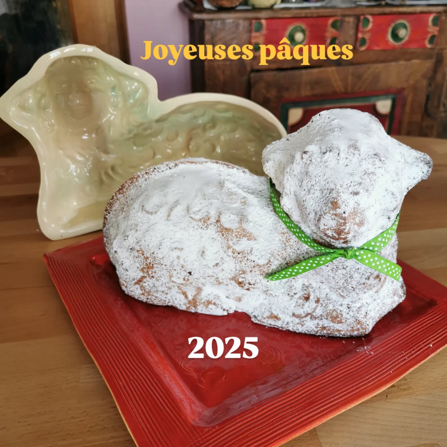 Passez de belles fêtes de Pâques.
Merci à Virginie (qui se reconnaîtra 😉) pour ce délicieux Lâmele en biscuit traditionnel, j'ai beaucoup de chance je me fais offrir des gâteaux réalisés par vos soins dans mes moules.
#tradition #alsace #poterie #pâques #lamele
#biscuit