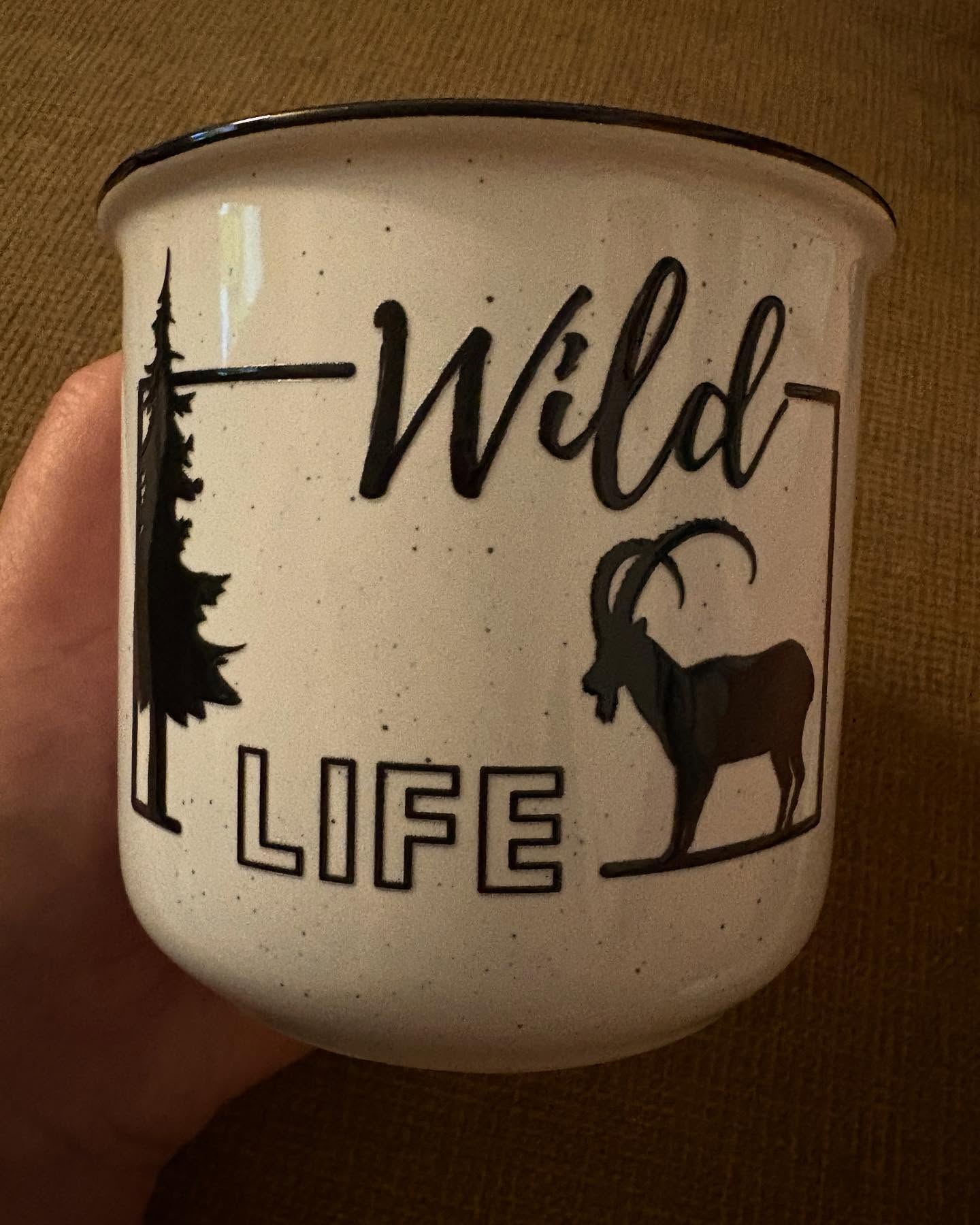 Was gefällt dir besser? #steinbock #hirsch #wildlifedesign #wildlife #wild #hunting #huntingseason #jagd #natur #schweizerjäger #jägerin #outdoor #handmade #swisshandcrafted