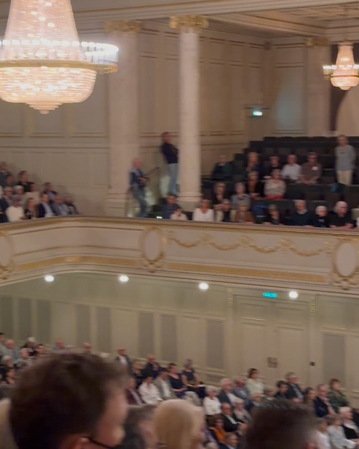 Ein Abend im Zeichen der Next Generation Mozart Soloists mit @mozarteumorchester @howardgriffiths_official @theoplathbassoon @janmracekviolin und @rickykam_official im @casino_bern
29. April 2025 @meisterzyklus