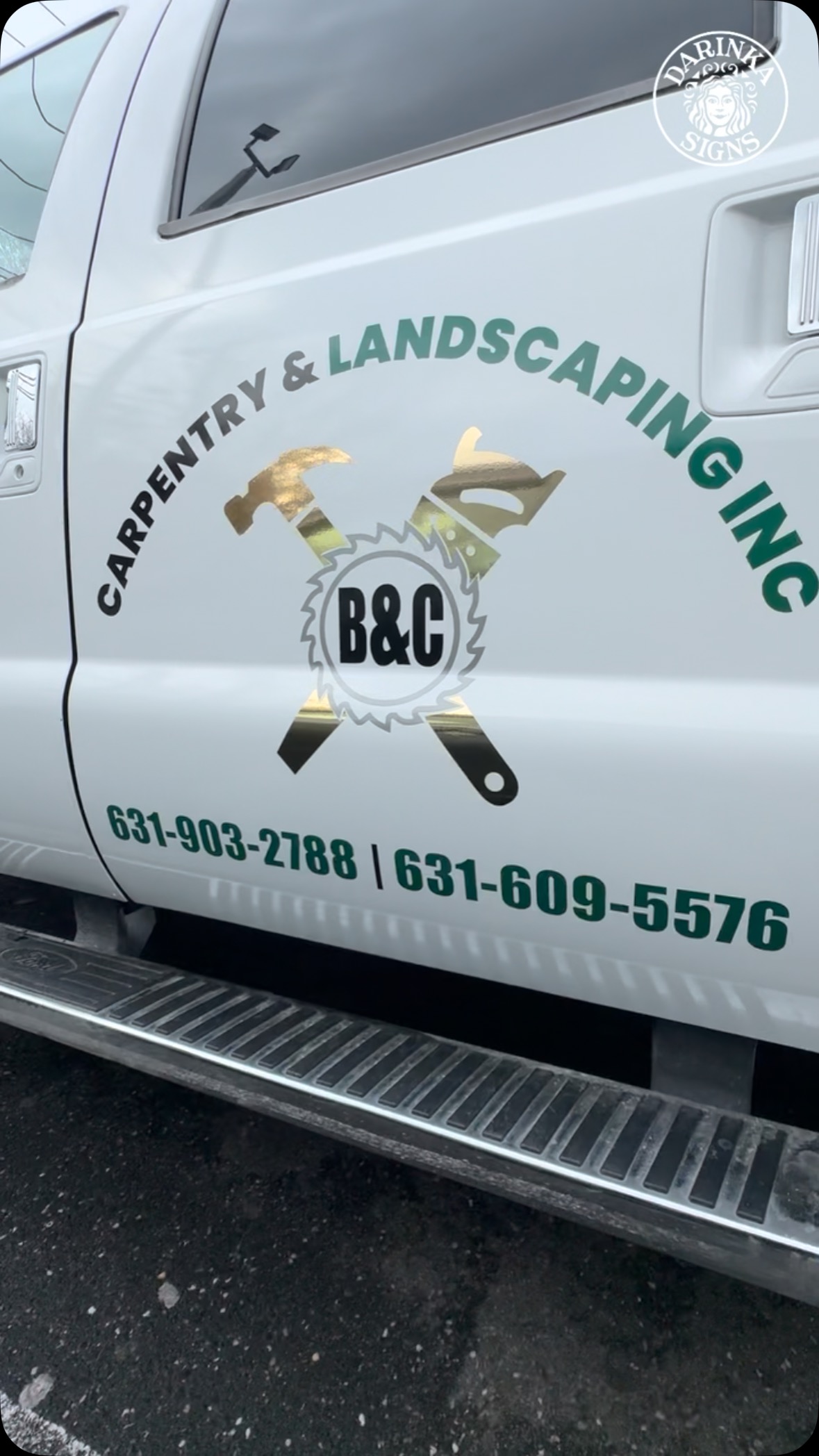 Shake it until you make it!
And we did it! Looks amazing, maybe your vehicle will be next!
#signs #signatures #graphics #lettering #carpentry #riverhead #custommade #gold #green #black #vinyl #darinkasigns #signshop #hamptons #decals #longisland