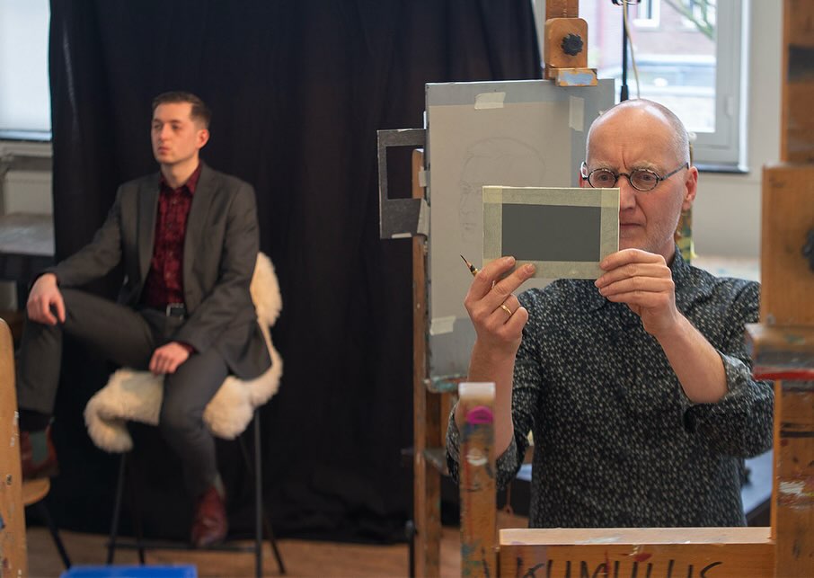 Dear all,
We proudly present our drawing program for the academic year 2025/2026. What’s new?
🆕 We have developed a two-year drawing program: a first year of model drawing and a second year of portrait drawing. You will improve your drawing skills, based on observation. In fact, we work from life as much as possible.
🆕In November 2024, we are CRKBO registered, which means that the program meets the quality code for training institutes for short vocational education.
🆕We have developed a digital learning environment. Each lesson is thus supported with additional background information and homework assignments. This makes it possible to work with the material at home and master the information faster.
🆕 The team expanded to include:
1. Michelle Faaij. She provides some sculpting classes during the course so that we can get more insight into the three-dimensional aspects of the figure/head. Knowledge that’s crucial for drawing the figure convincingly.
2. Frank de Vreeze has been attending the drawing classes for several years now. In Septembet 2024 he became a drawing assistent and during the upcomming academic year he will teach two introductory courses. He is passionate about his work and wants to share his love for drawing with you.
🌟Curious? All information about the program can be found on the website. (Find the link in bio.)
(Photo’s made by Ellen Oosterhof.)