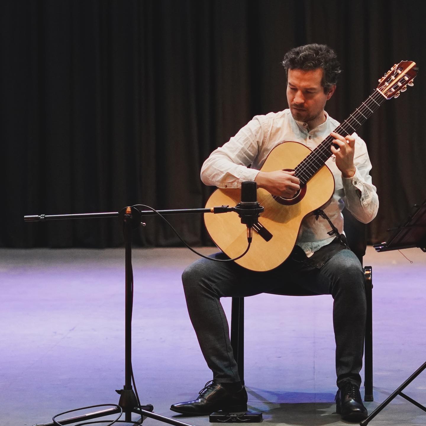 Weeks of lots of guitar playing in different places! Many master classes, courses, competitions, concerts and meetings with great Artists!