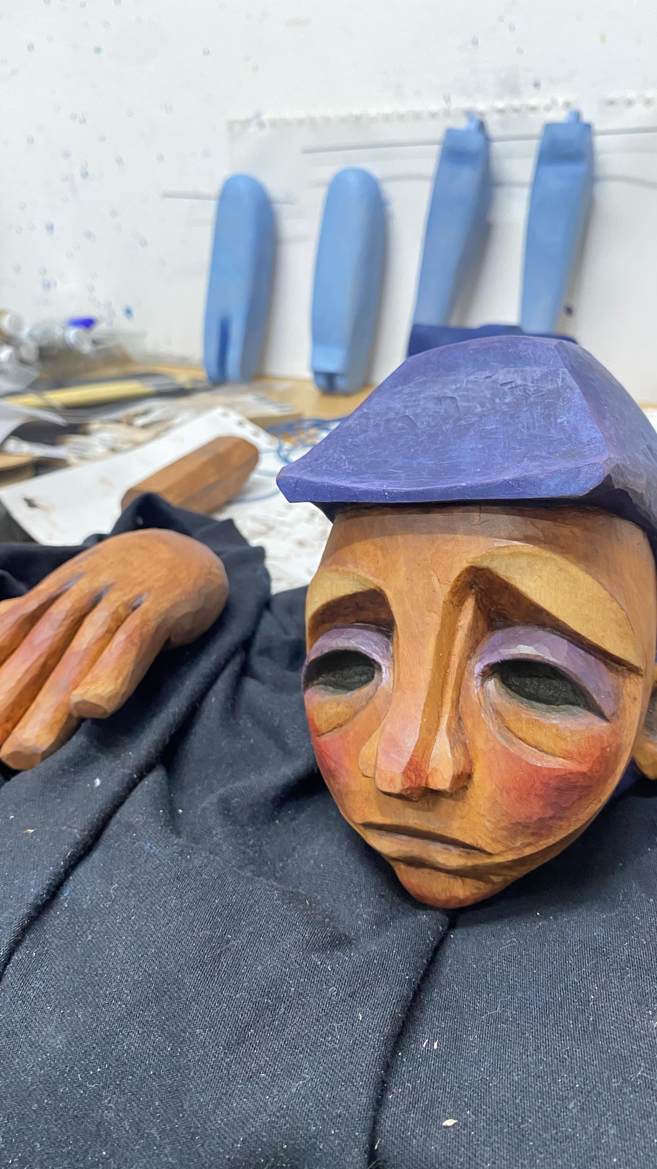 The making of a marionette - here’s some bts of the amazing @ash.appadu puppet for the our @homofaber co-creation exhibited at Milan Design Week.
#puppetry #puppets #puppetmaking #puppet #puppetsofinstagram #puppetdesign #puppetmaker #theatre #puppeteer #homofaber #marionette #marionettes #woodcraft #woodcarving #milandesignweek #homofaberfellowship #thefutureisinyourhands