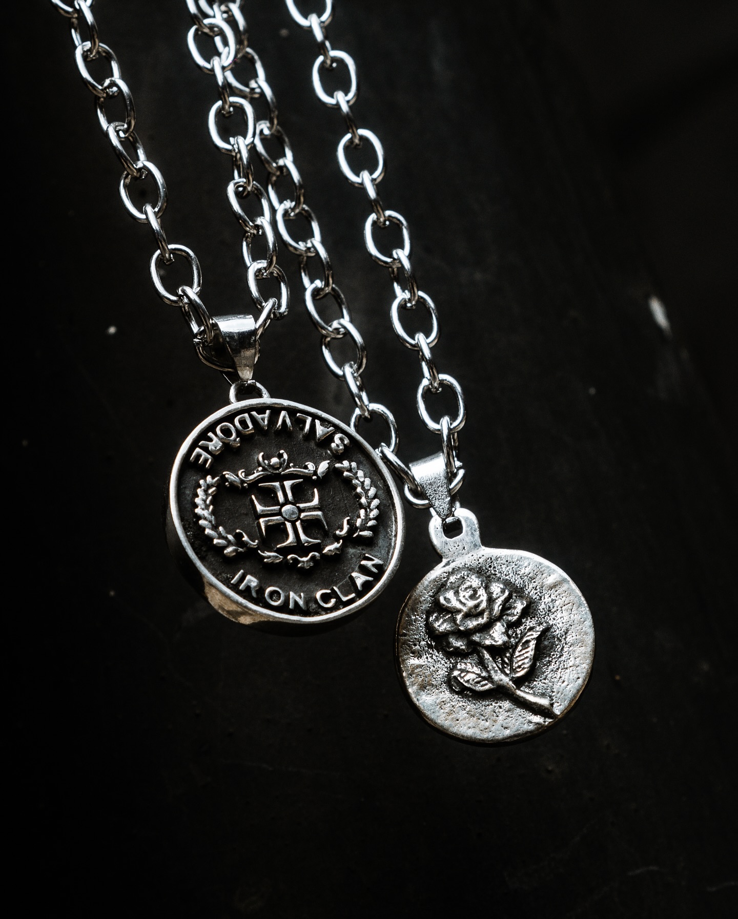 the details of our Eminence Pendant and Cupid Rose Pendant, feel the elegance⚡️
__
WORLDWIDE ORDER:
• www.ironclan.co/shop
• ironclanjewelry.etsy.com
__
INDONESIA ORDER:
• tokopedia.com/ironclanchamber
__
#IronclanJewelry #Ironclanrings
#grunge #gothicjewelry #gothicfashion
#Handmadejewelry #skulljewelry #demonology
#mementomori #gothicjewelry