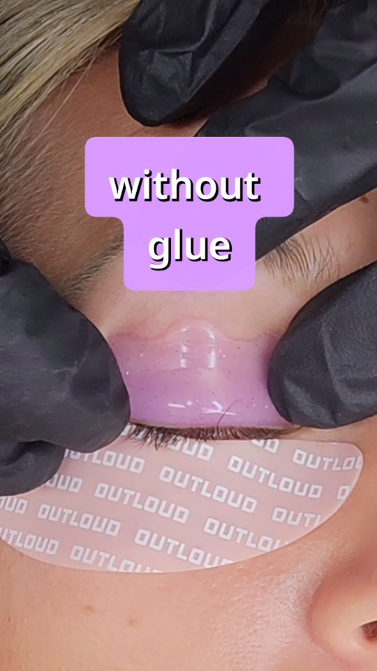 Stop wasting time with silicone pads that need glue on the back! ⏳
Not only is it a hard to place them correctly, but cleaning up afterward is a nightmare — the glue sticks to the skin and makes removal messy.
Switch to our self-adhesive Teardrop or U Curl Pads instead! ✨
They grip the eyelid perfectly without any glue, saving you time and making your lash treatments smoother and easier.
#LashLift #LashTech #TimeSaver #ProTips #TearDropPads #UCurlPads