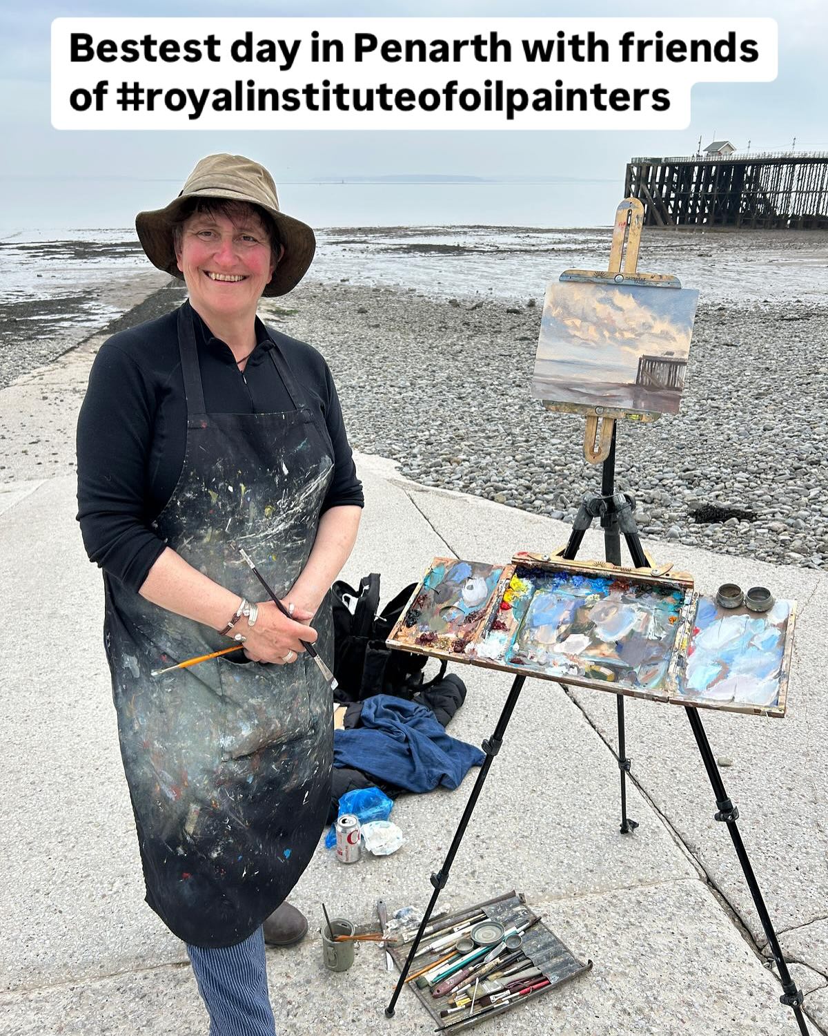 What a great day at #Penarth with this hugely talented bunch for the ROI paint out. Thanks @niamackeownart for hosting, and ubiquitous pastries
Apologies if I have missed tagging anyone, and for my utter failure to take photos of others in action- I am an Instagram dinoaaur. Will do better next time !! - I look forward to the next one
#welshart #roi #royalinstituteofoilpainters #paintwithfriends