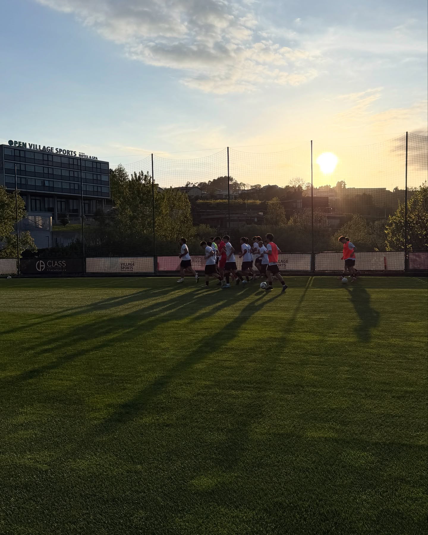 First day of a crazy week vs @rccelta @sportingclubedebraga @gilvicente.fc @estorilpraiasad
@coachriera
@tiago_gk1 @nate.x.enriquez @jgallagher226 @devinnrosas @daniel.cout0 @karsonbaquero @noemorales.12 @pavan.nawbatt @max_fernandez07 @gianluca.guimaraes @karsonbaquero @williamknotek8 @gavin.allegaert @gavinallegaert_soccer @