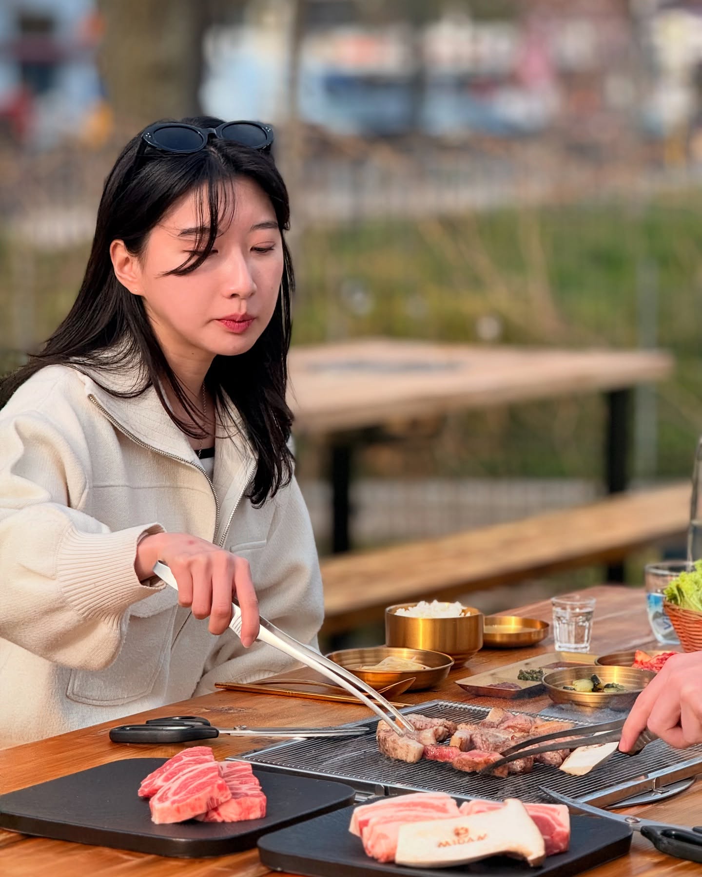 BBQ-Vibes incoming? Morgen könnten wir unseren Garten wieder öffnen! 🔥☀️
.
.
.
.
.
#kbbq #koreanbbq #koreanfood #koreancuisine #koreanrestaurant #koreanfoodlover #asianfoodie #berlin #berlinfoodie #베를린 #먹스타 #맛스타 #고기 #고기스타그램 #고기맛집 #바베큐 #존맛 #jmt #존맛탱 #berlinfood #berlinrestaurant