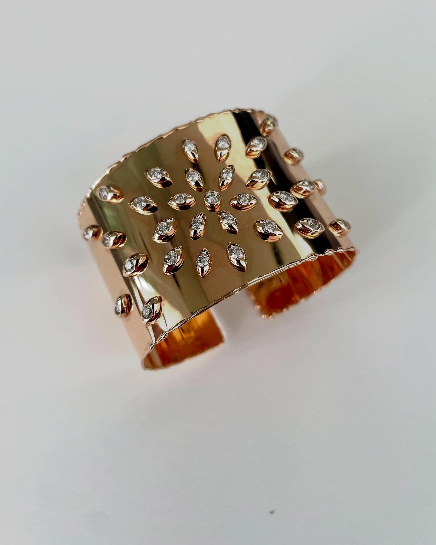 Keep on celebrating life and beauty #one of a kind jewelry #finejewelry #unique Jewelry #bestgiftever #gratitudeistheattitude #lifestylejewelry #lifestyleinfluencer #contemporary jewelry #awarddesign