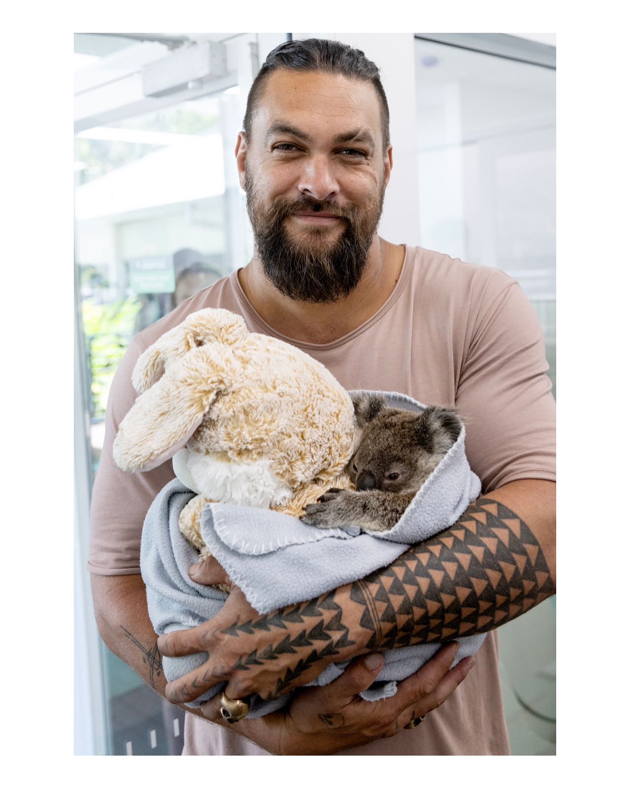 Moments from an Aussie adventure with Jason Momoa @prideofgypsies for @nuii_icecream_global new global campaign. Still photography by my talented friend @shot.by.mac You crushed it mate
A big shoutout to @da_bray for all the socials and @sandgilles at @toaststudios for making sure everything ran smooth from start to finish
See you on the next one 🤘🏼
Talent: Jason Momoa @prideofgypsies
Clients: @nuii_icecream_global Alicia Munday @ajmunday Katerina Katsoni cathkats
Creative and Production Studio: @toaststudios
Director: Damien Bray @da_bray
Still photographer: Craig MacLean @shot.by.mac
Art Director: Antoine Janssens @antoinejans
Executive Producer: Gilles Sandoz @sandgilles
Line Producer: Amanda Jenkins @ajfilms_producer
Photographer Assistant: Dan Soderstorm @dansoderstorm
Gaffer: Matt Cox
Best Boy: Jason Vanstone
Wardrobe: Steven Constancio @stevenconstancio
Gromming: Jen Stanfield
Security: Hans Van Beuge
Sound on set: Joel Hodgkinson
P/A runner: Alyse Bailey
Locations:
Currumbin Wildlife Sanctuary @currumbinsanctuary
Currumbin Wildlife Hospital @currumbinwildlifehospital
Jayson Serepisos @braada_yets
Tina Barlow