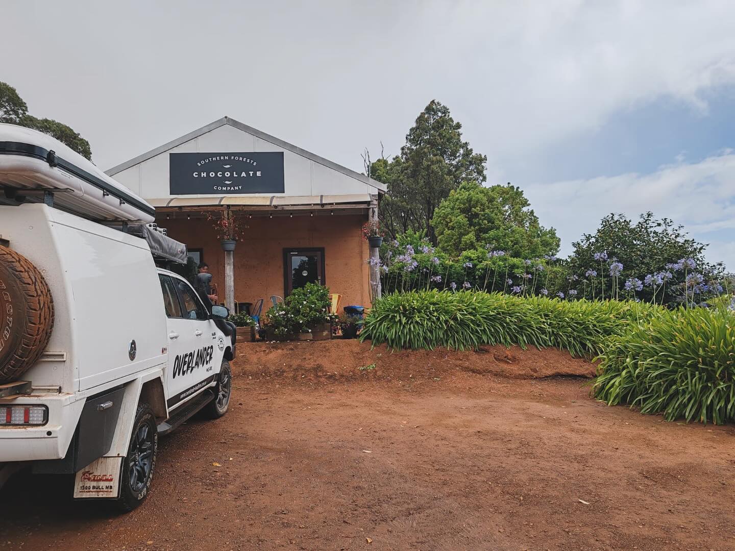 🍫✨ Hand‑crafted happiness in the middle of the Karri forest! ✨🍫
Just 10 mins outside Pemberton, Southern Forests Chocolate Company is turning locally‑grown hazelnuts, berries & honey into melt‑in‑your‑mouth truffles, bars and the dreamiest hot‑choc you’ll ever sip 😌
📍12511 Vasse Hwy, Channybearup WA
#WAeats #artisanchocolate #roadtripsnacks #supportlocal #jamesbaroud #darcheoutdoorgear #bullmotorbodies #toyotahilux #exploreWA