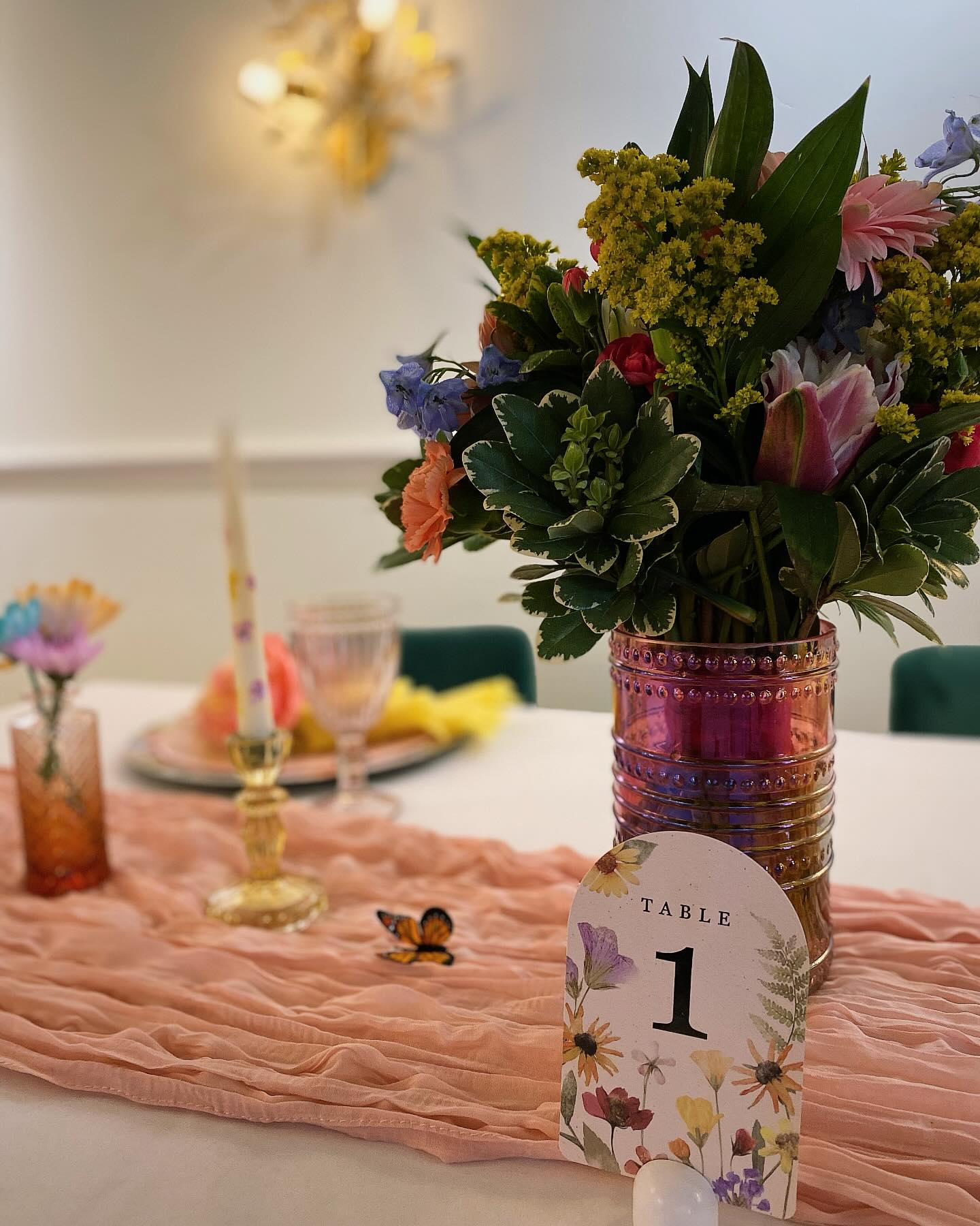 Book your private celebration with Huck’s Place! For more information contact events@HucksPlace406.com!
.
We offer an elegant menu for brunch, Hors d’oeuvres, and main dishes!
.
✅ rehearsal dinners
✅ post wedding day send off
✅ receptions
✅ anniversaries
✅ showers
✅ reunions
✅ birthdays
.
Also inquire about off site catering for corporate luncheons, back yard gatherings, and more!
.
👰 @evermoreevents406