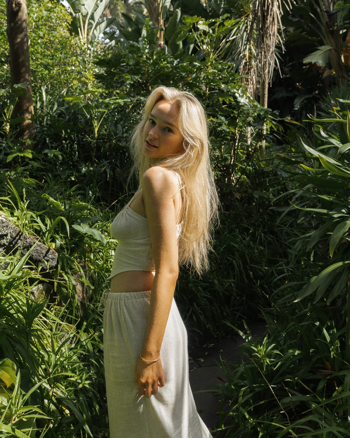 She didnât need a whole routine, just a moment, a breath, and one serum that knew what her skin had been missing. Powered by nature, backed by science, and made to feel as good as it looks. Matiki is skincare, simplified, so she could get back to glowing, naturally. Because good skin doesnât need ten steps and twenty bottles. It needs ingredients that actually work. Matico does the heavy lifting. Hydrating, calming, and collagen boosting. All in one step. No clutter, no confusion. Just results.
Available exclusively online, link in our bio đ