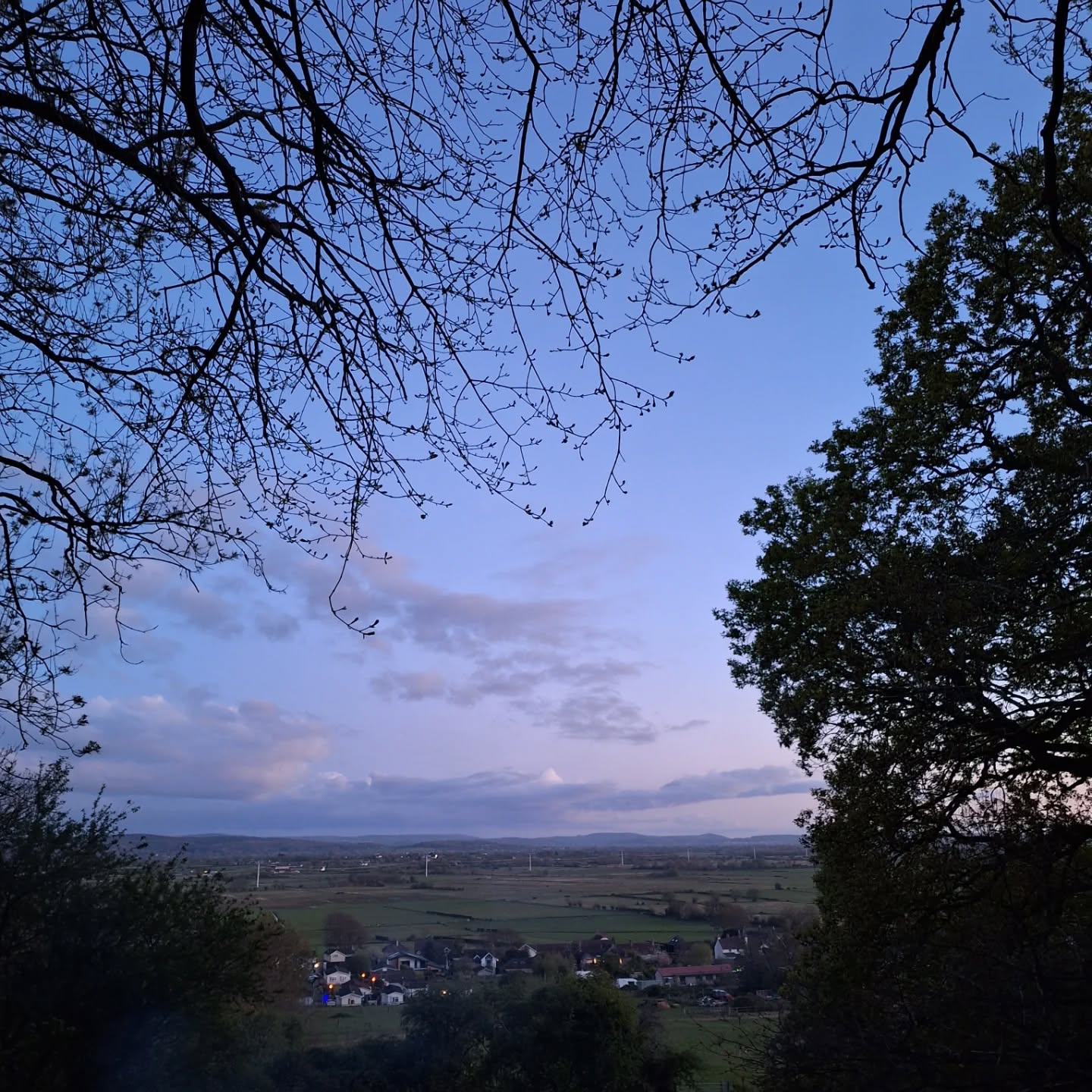 Sleeping with the moon number 5
I love this monthly outing with the moon. Last night there were 4 of us halfway up a hill in the woods.
I woke up to woodpeckers and the song thrush testing out different ring tones.
There were owls in the night and lots of dreams from all of us.
And I made it to my meeting this morning looking pretty tidy. No sticks in my hair. 😂
Thanks as ever to my wild friend Rachel who decided we should sleep out every full moon.
💪🌕❤️
How do you immerse yourself in nature?
#natureconection #moonbathing #wildadventure @wildwoodadventuresbristol