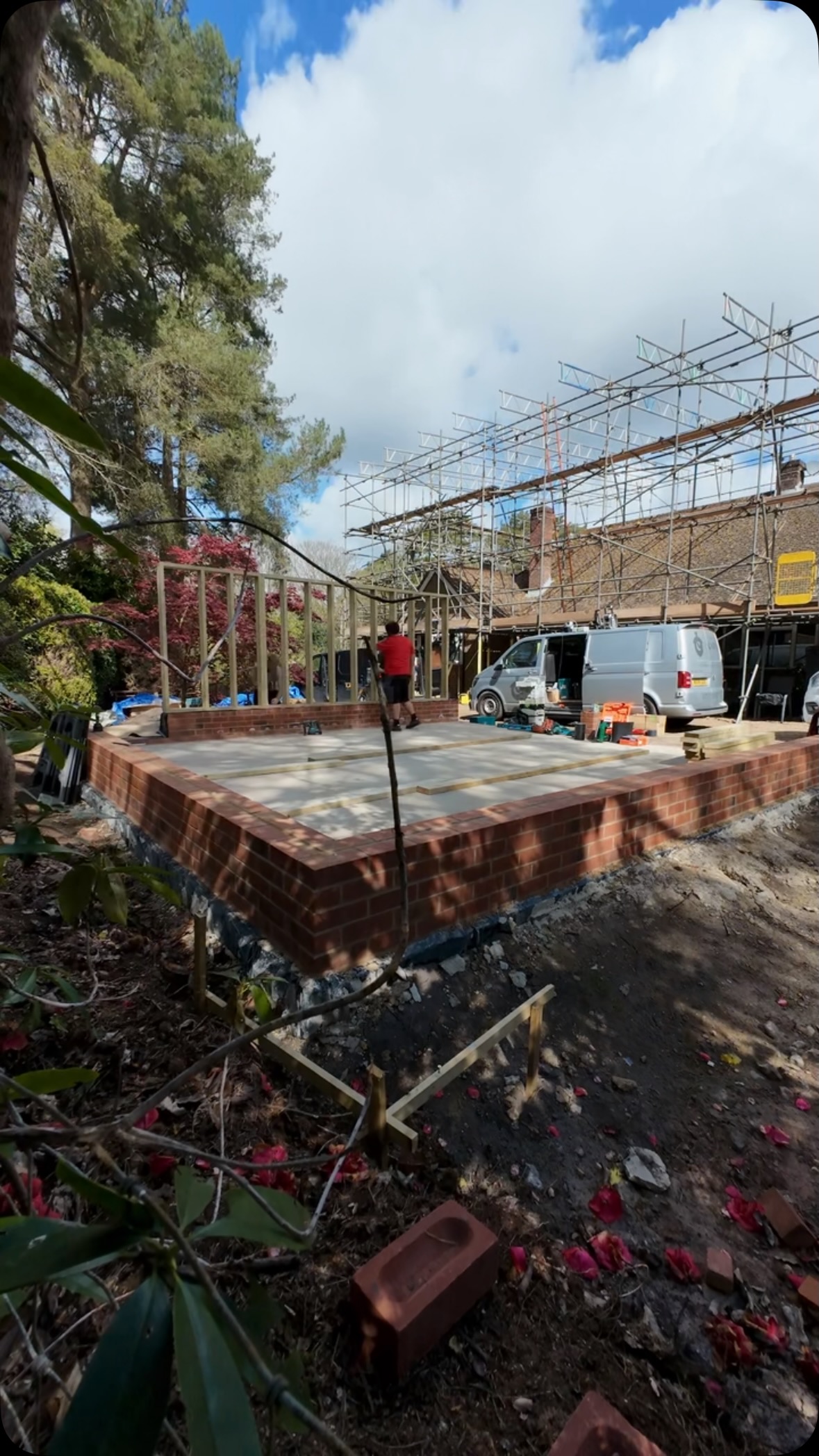 Excellent first day with the dream team Matt @carve.carpentry and Tim @huon.carpentry Lovely stuff #carpentry #builders #building #garage #firstfix #trade
