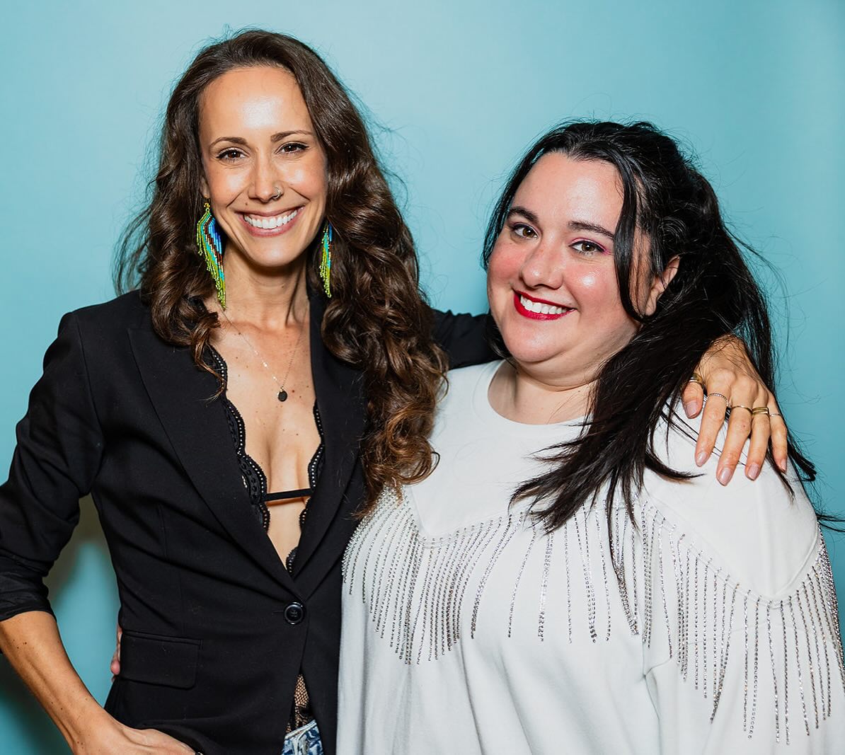 Look at us - just a couple of bananas making a tv show 🍌 🎬💛
I wouldn’t want to do it with anyone else but you @amy.trefry 💕
Good Grief Season 2 launches tonight at 11pmADT/10pmEDT on @outtv !
Thanks to all our cast and crew, our broadcaster @outtv, and our funders @fondsbellfund @eastlinkca @screen_ns @nsgov @canada.gov.ca for bringing our second season to life!!
📸: @jamesarthurmaclean
#queercomedy #canadiantv #comedy #womeninfilm #goodgrief #goodgriefseries #love #tv #stream