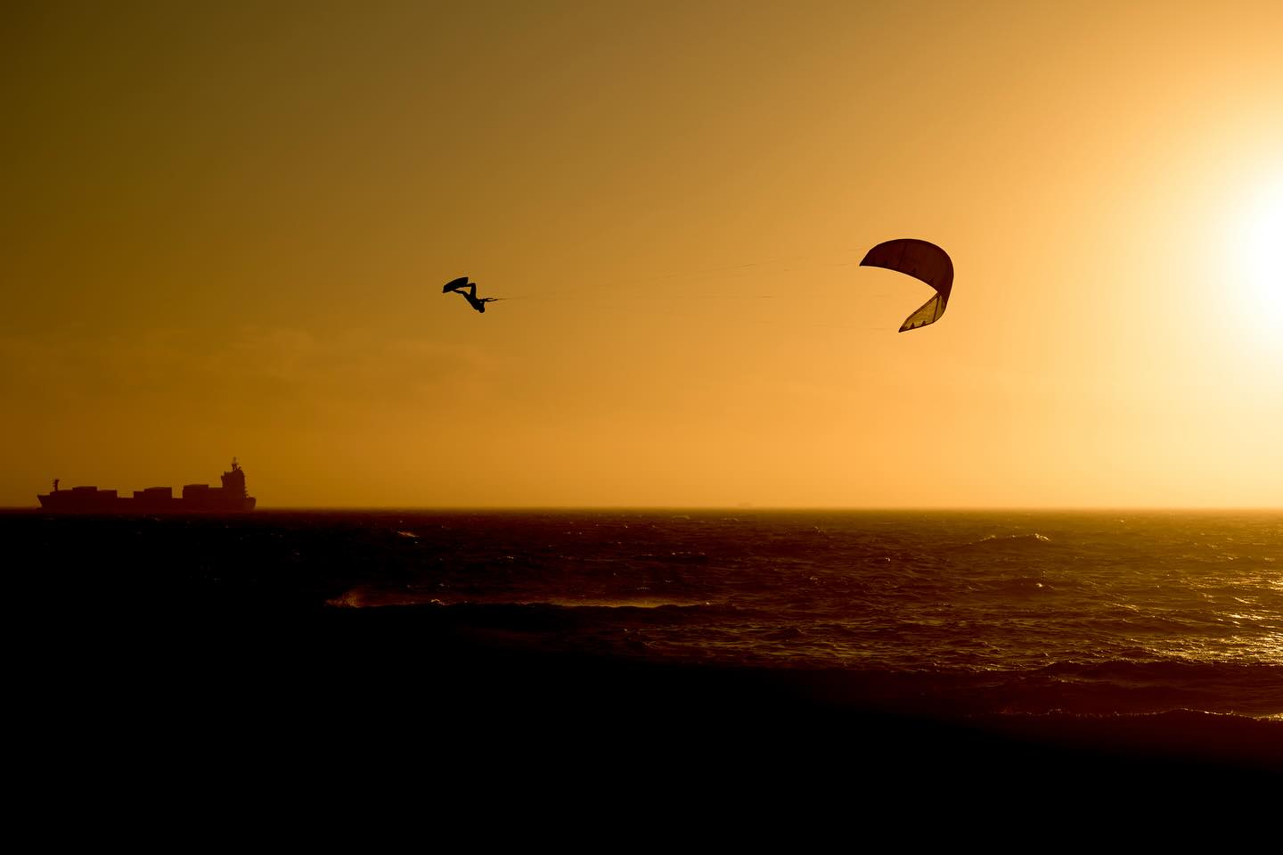A session a day… keeps the stoke okay.
Send us wind please 🥹
📸 @craigkolesky