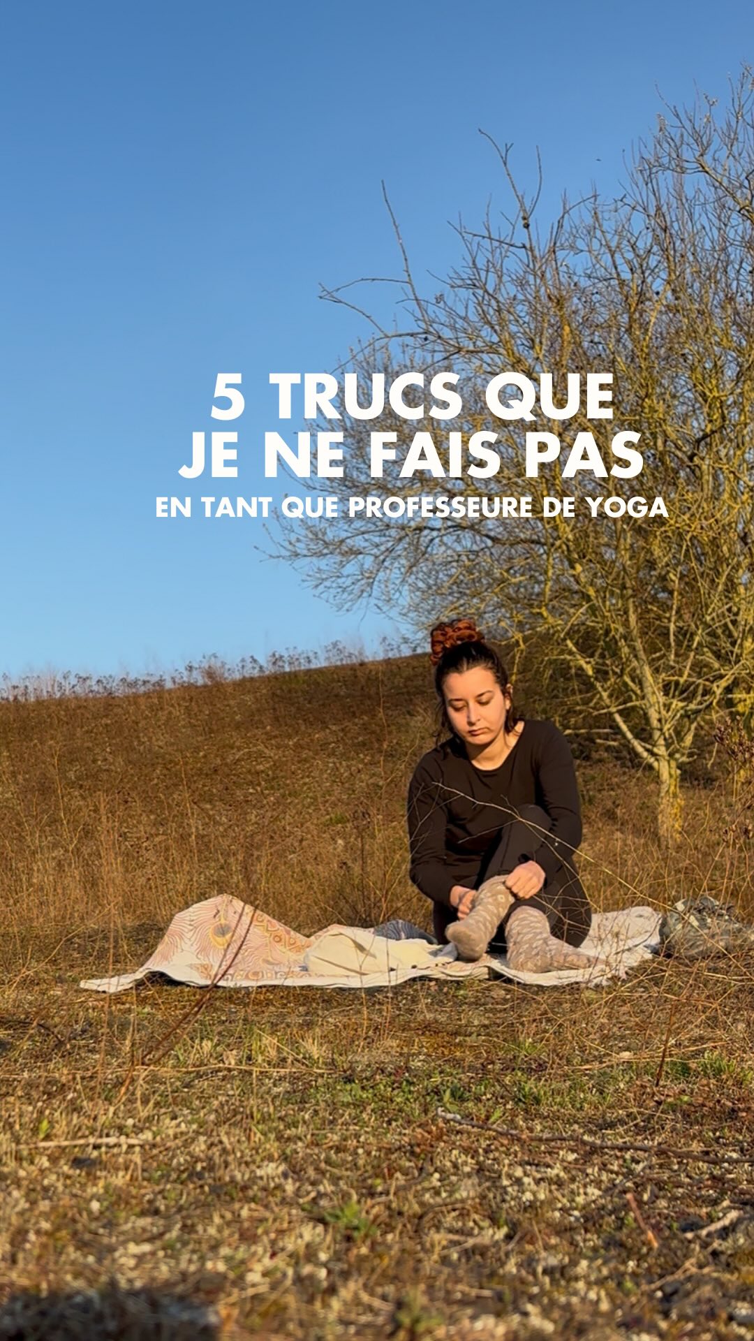 Non, je ne me réveille pas à 5h pour méditer en lévitation.
Je ne mange pas des graines en souriant H24.
Et non, je ne suis pas toujours alignée, paisible et connectée.
Professeure de yoga, oui.
Mais humaine, surtout.
Parce que le yoga, c’est pas une performance.
C’est une pratique vivante. Adaptée. Souple (et ca se passe dans la tête, avant de toucher ses orteils).
#yoga #yogaoffthemat #yogateacherlife #yogainspiration #yogaofinstagram #beyom #beyourownmasterpiece #ayurveda #meditation #bienetrenaturel #bienêtre #ayurveda