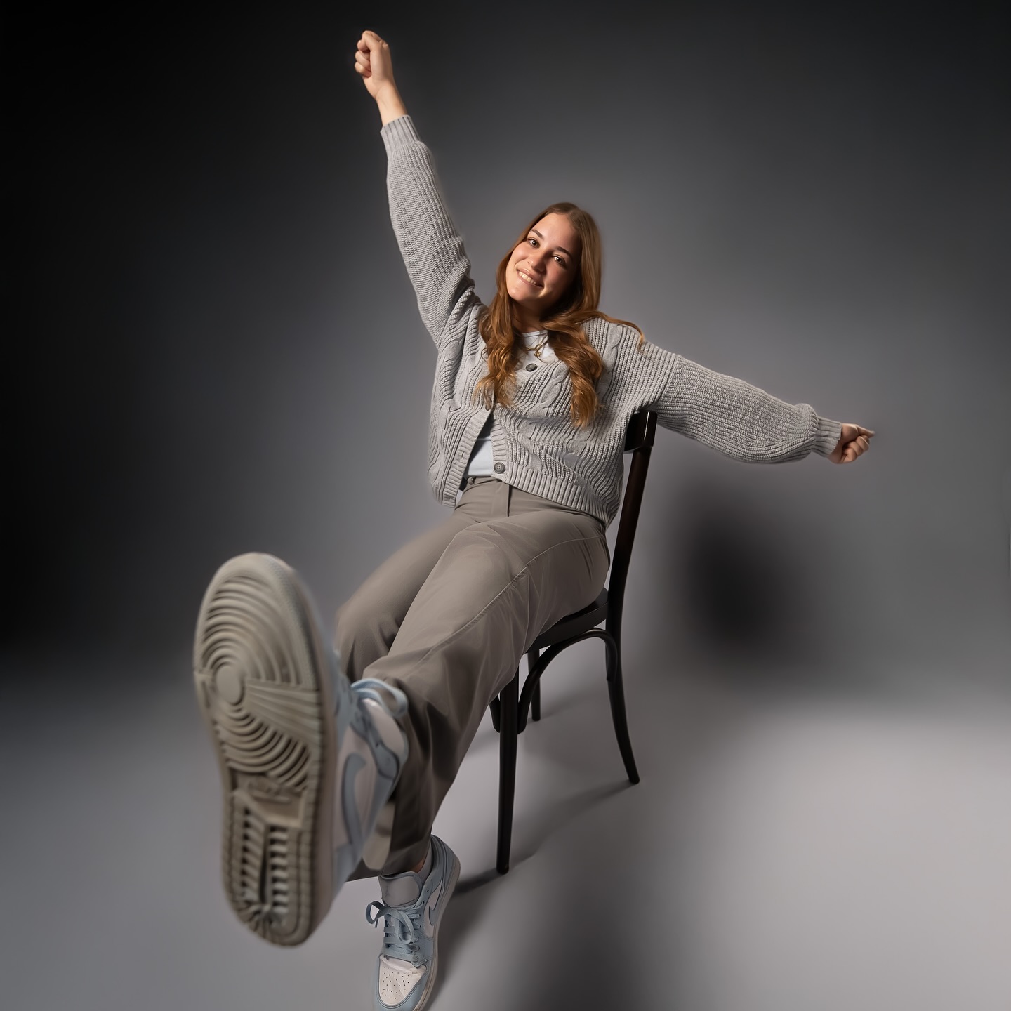 Pure joy, endless dreams, and the fearless spirit of youth.
Capturing the magic of living in the moment. 🎉 #YoungAndFree
#JoyfulMoments
#YouthfulVibes
#CarefreeSpirit
#LiveLaughLove
#PortraitPhotography
#YoungSoul
#GoldenHours
#PositiveVibes
#InTheMoment
#NaturalPortrait
#AuthenticBeauty
#SmileBright
#VibrantEnergy
#LifeUnfiltered