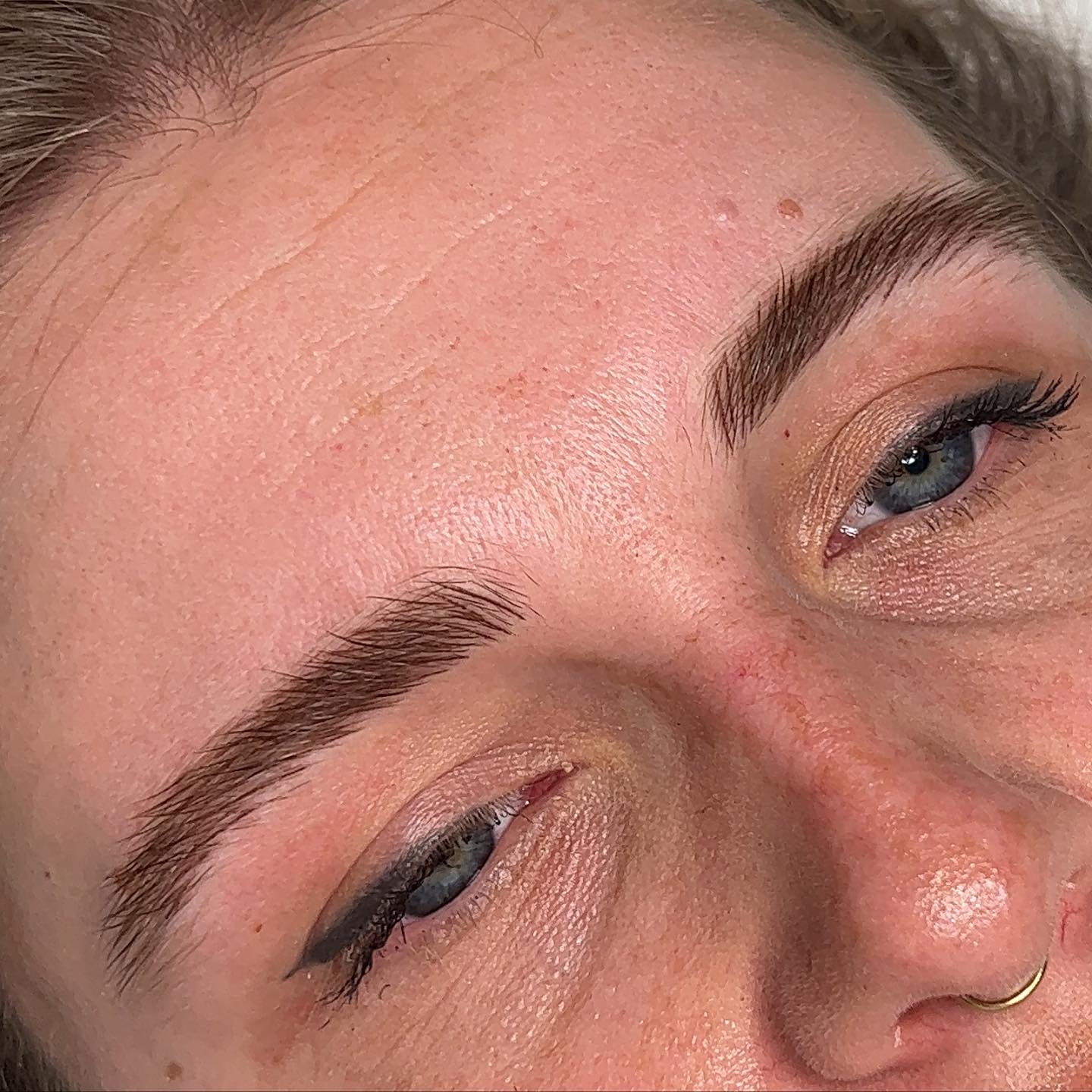 Fluff ☁️ adding some hairstrokes to this already beautiful full brow. ♥️