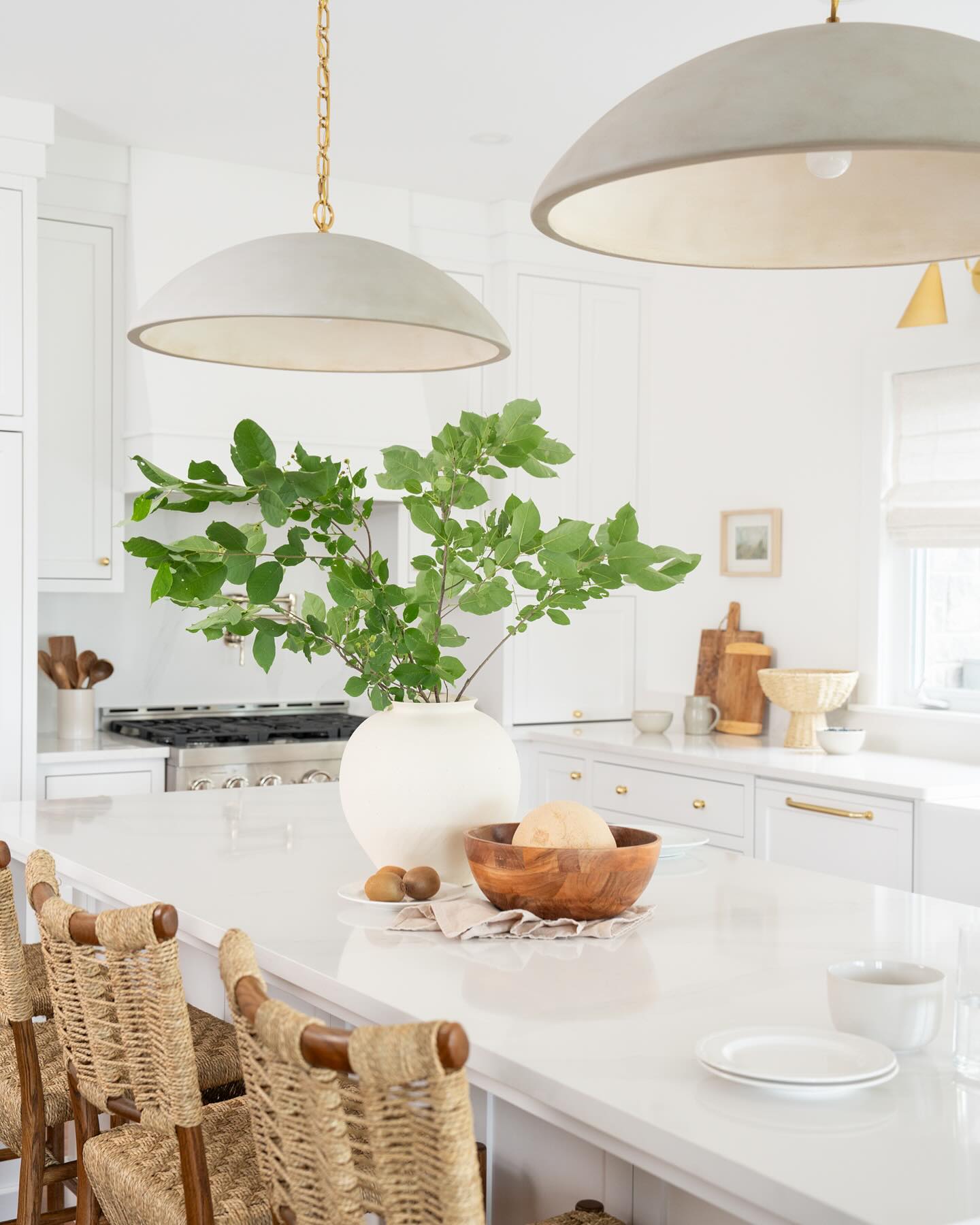 White kitchens—forever a classic.
There’s a reason we never tire of them. They’re bright, timeless, and endlessly versatile. Whether you lean modern, traditional, or somewhere in between, a white kitchen offers the perfect foundation to build on.
#whitekitchencabinets #whitekitchens #kincardine #portelgin #InteriorDesign #HomeDesign #InteriorDesignStudio #LCandCo #Kincardine #HomeInspo #HomeInspiration #HouseEnvy #MyDomaine #HowYouHome #FindItStyleIt #HomeDecor #HomeAccents #SMMakeLifeBeautiful #BeckiOwensFeature #SODomino #IDCOatHome #HouseAndHome #HowIHaven #AmbularInteriorsAintGotNothingOnMe