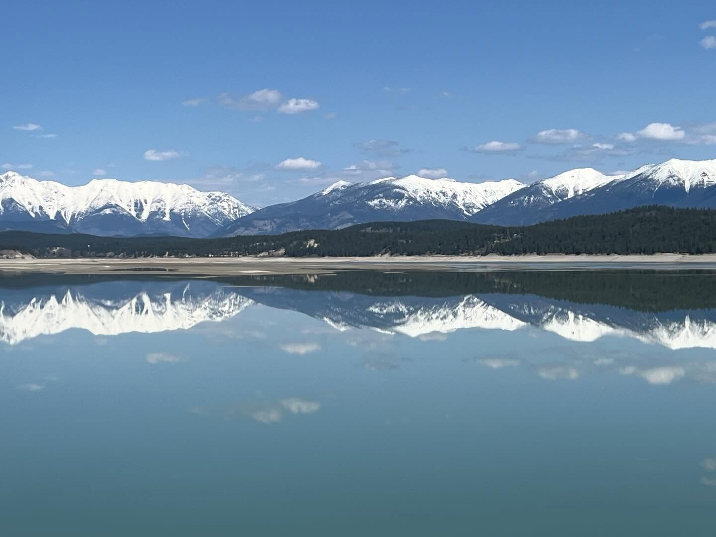 The lake is filling up, mountains are gorgeous, stunning snowy peaks, no wind and beautiful weather! โค๏ธ๐
Spring is hereโฆ and summer is coming!
#Koocanusa #lakekoocanusa #mirror #butter #glass #h2oschool @koocanusa.campsite @ferniefix @tourismfernie