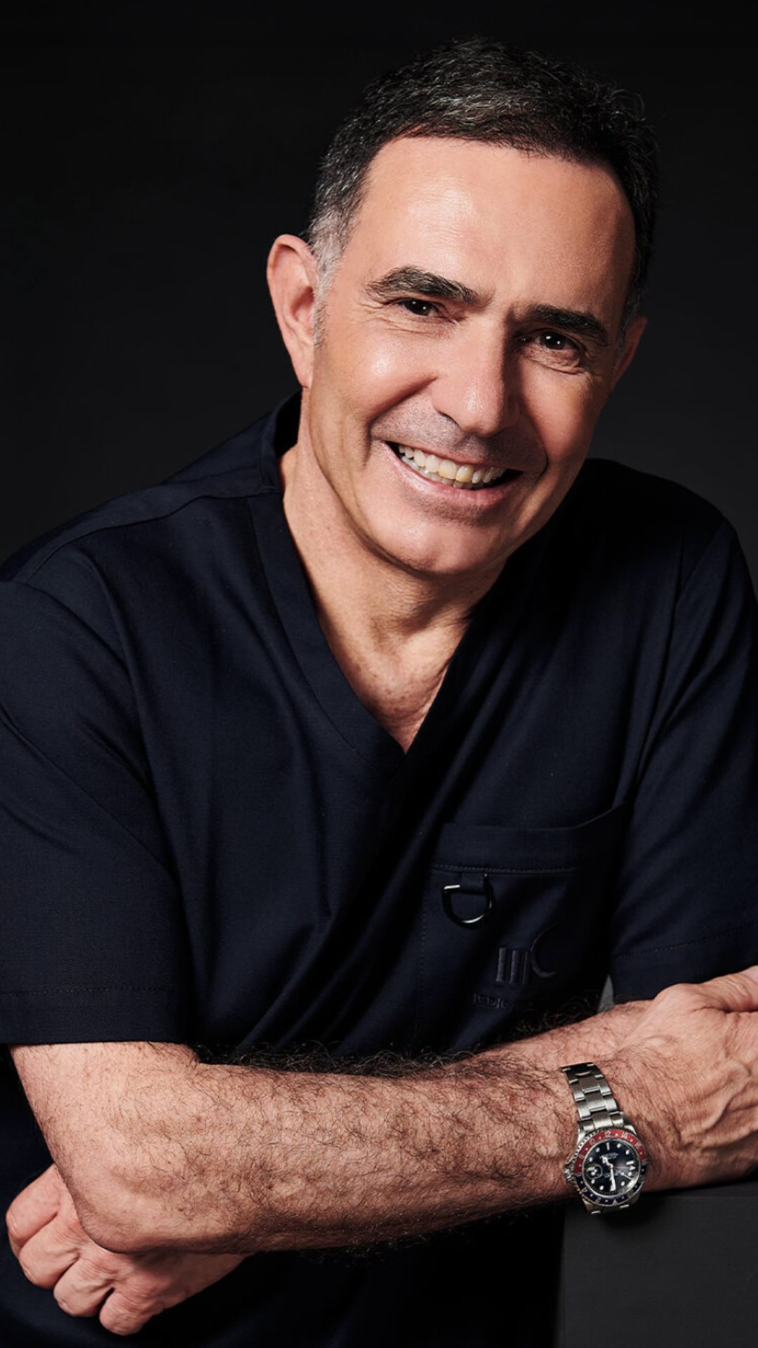 Still unsure about which treatment to choose? ✨
Get exclusive insights straight from Dr. Magistretti’s office 🧑🏻⚕️
Don’t hesitate to ask us for advice, we will be happy to guide you.