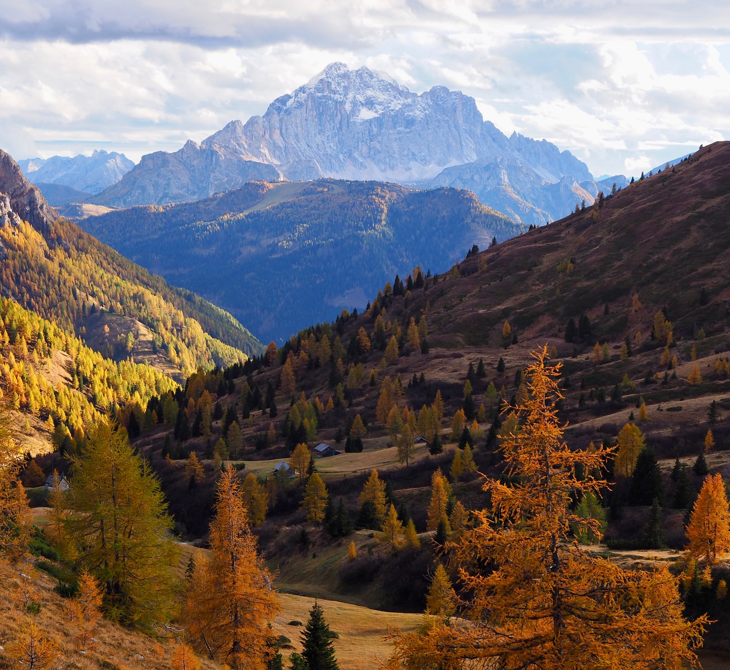 I was trying to come up with some brilliant, inspiring caption for these photos to celebrate Earth Day.
Something about how you can never have a bad day outside. If you’re feeling lonely, nature is always kind and accepting. Remind you to seize being able to go outside and explore every moment you can, because we’re only getting older and life is only getting busier. I also felt like I should remind you to keep it wild, keep it natural and keep it clean- because even though that seems like common sense; it’s not somehow.
Instead, I spent most of my time reliving every moment these photos outside captured. Not just the small snapshot you see, but the lead up to being there and how life changed after them. The beauty that surrounded it. The people I was with. The love and gratitude that was felt. That’s what getting outside does. It allows us to create, think, explore, reflect, slow down and be ourselves. Let’s make sure we preserve this planet, and the ability to enjoy it for generations to come. We only get one ☝️ 🌎
#earthday #happyplanet #getoutside #traveller #beautifulplanet #beautifuldestinations