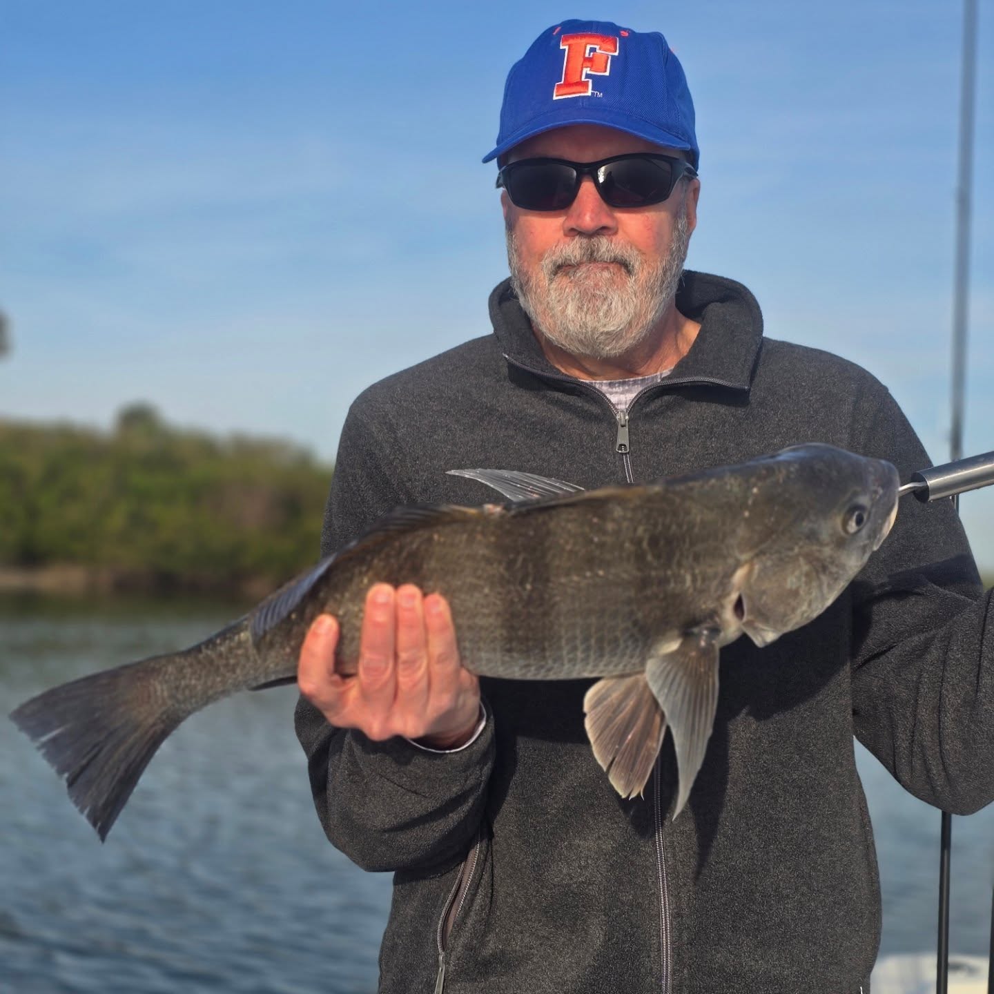 Long time repeat client Ken scoring on some nice drum. #buckedupapparellc #coderedfishingcharters #floridalife #floridafishing #floridafishingproducts #newsmyrnabeach #mosqutiolagoon #4horsemancorks #sordknives #xtratufboots #kto_customrods www.coderedfishingcharters.com