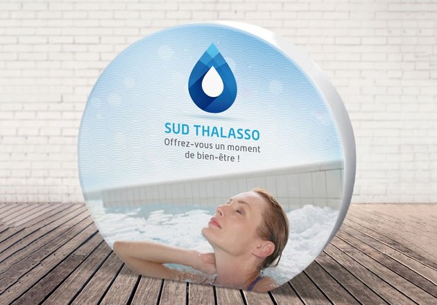 Pour vos salons professionnels, voici le stand MODERNE au design sophistiqué !
➡️ Nous réalisons votre Design Graphique
➡️ IMPRESSION NUMÉRIQUE qualité HD
➡️➡️ IMPACT GARANTI 🤩👍🏼
➡️➡️ Dimensions : 2,40 m de large x 2,20 m de hauteur.
➡️➡️ RECTO / VERSO ou RECTO uniquement.
➡️➡️ Livraison : J+10 dans TOUTE LA FRANCE | OFFERT
📞 Contactez-nous : 06 84 59 19 15
✉️ contact@arcamac.fr
www.arcamac.fr
#imprimeuralsace #communicationalsace #graphisme #studiographique #alsace #commercantalsace #artisansalsace #imprimeriealsace #designgraphique #salonsprofessionnels #salonsprofessionnels #stands #standparapluie