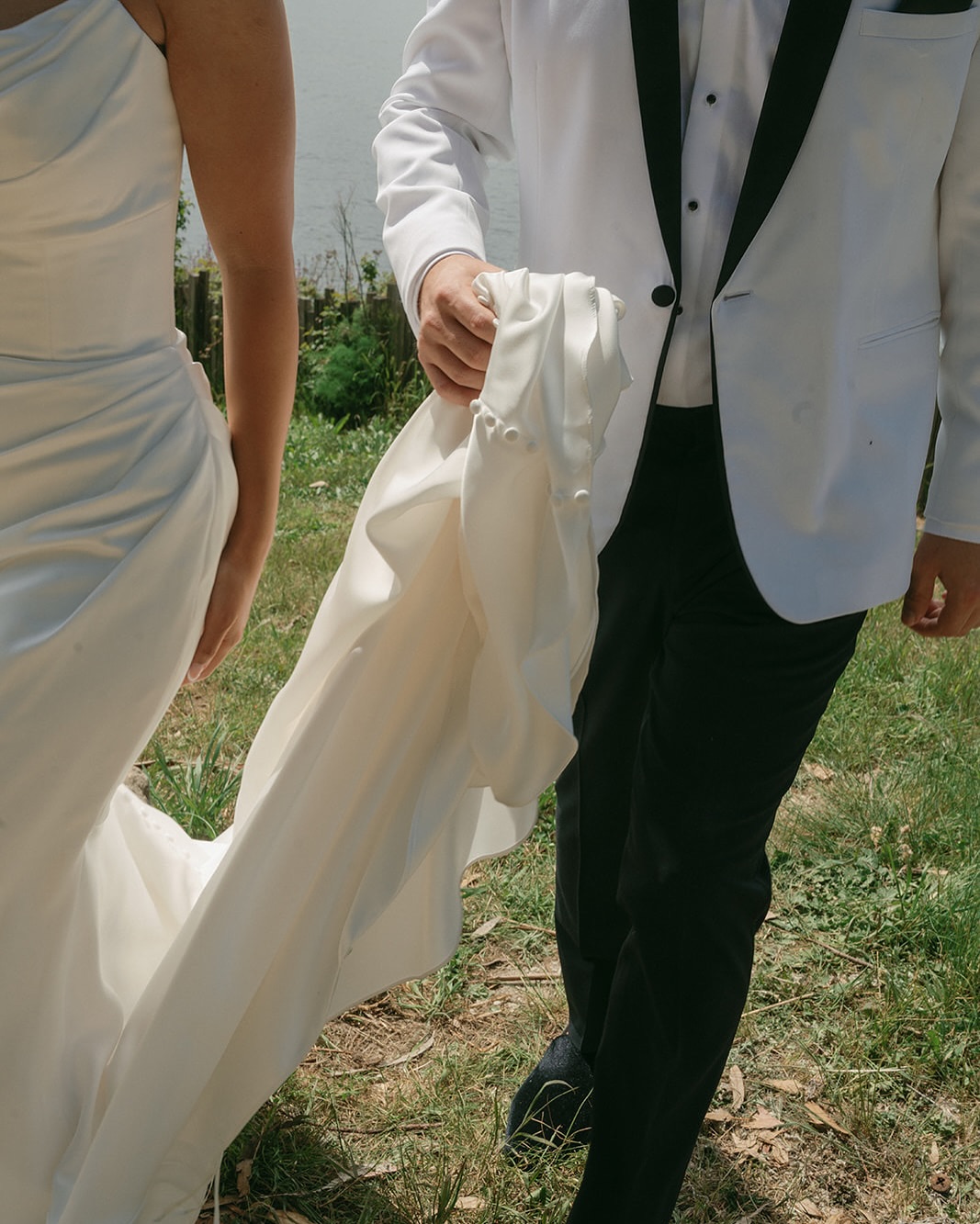 sneak peeks of the most perfect day ✨
Mariko and Kevin were a dream couple to work with, and the rest of the vendor team + Wind and Sea helped to make this day even more magical 🩵🌊💍🐋