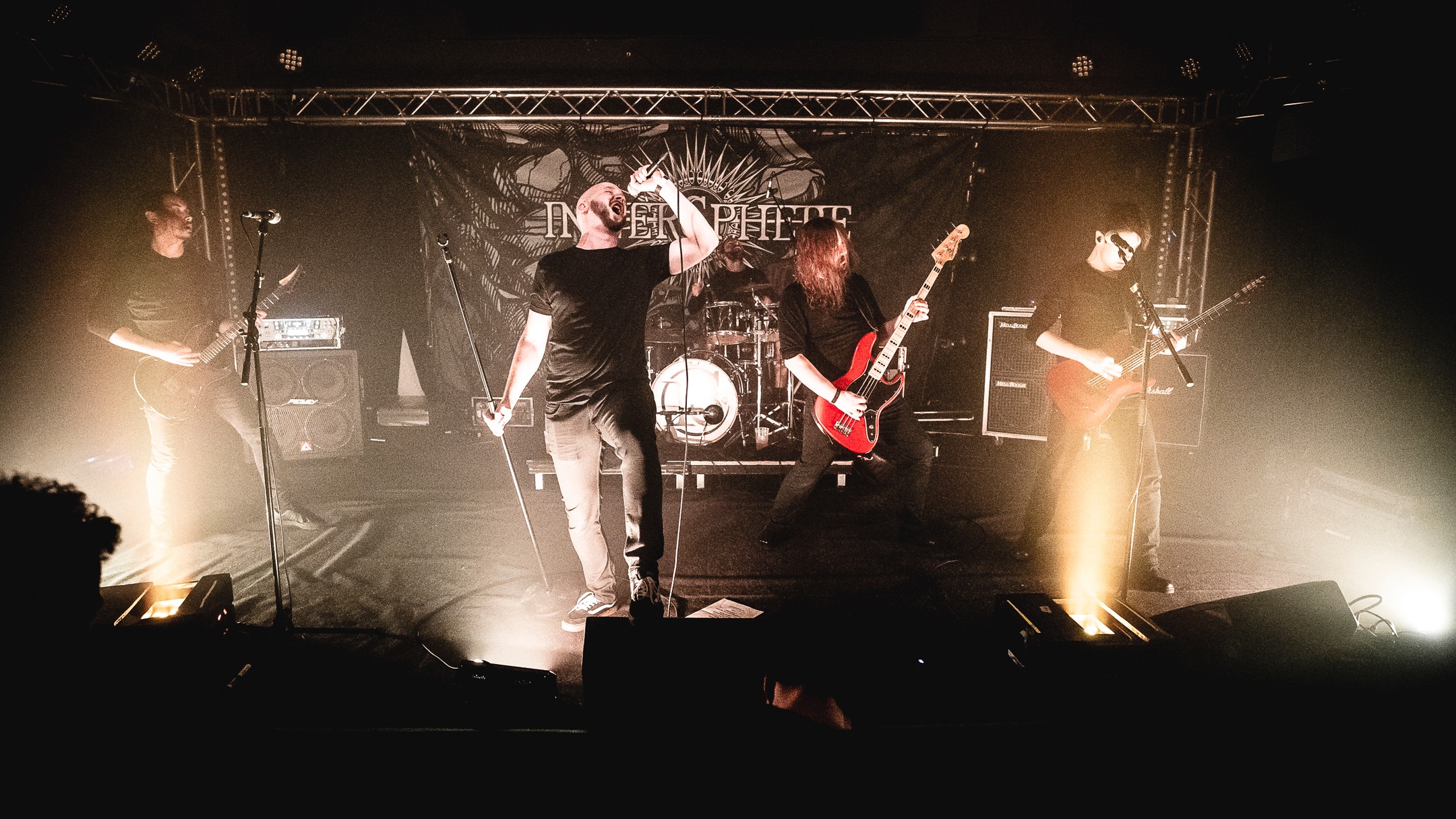 What a night at Hybrid Moments Vol. III! 🖤
Massive shout-out to @innerspheremetal , @neuroticmachinery , and @hackmonocut for making our third edition absolutely unforgettable!🤘
Thx to @juergen.138 for bringing these incredible bands to @altefeuerwehrhalle!
And last but not least – thank you @ozzbelt for capturing the night with such stunning pictures!
#metalmusic #kulturvereingast #altefeuerwehrhallegallneukirchen