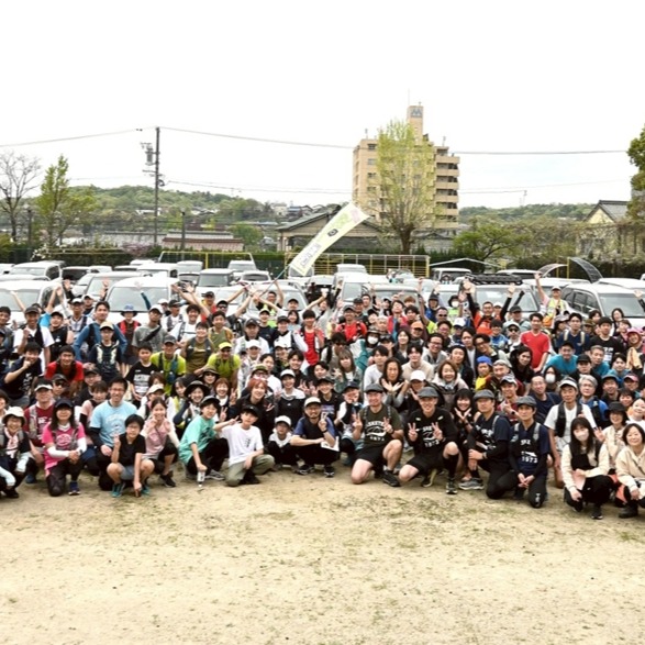 『第7回フォトロゲイニング瀬戸』にご参加いただきありがとうございました!
このたびは第7回大会に多くのみなさまにご参加いただき本当にありがとうございました。
本年は瀬戸商工会議所青年部様より引き継いだ最初の大会ということもあり、なにかと設営のいたらない部分もあったかと思います。
本大会で競技を楽しまれたみなさまから笑顔をいただき、私たちスタッフもたくさんの元気をいただきました。
今後もみなさまに楽しんでいただける大会を設営していきたいと思いますので、どうぞ暖かいご支援をお願い申し上げます。
第7回フォトロゲイニング瀬戸
参加チーム 72チーム
参加者 205名(男性103名 女性102名)
