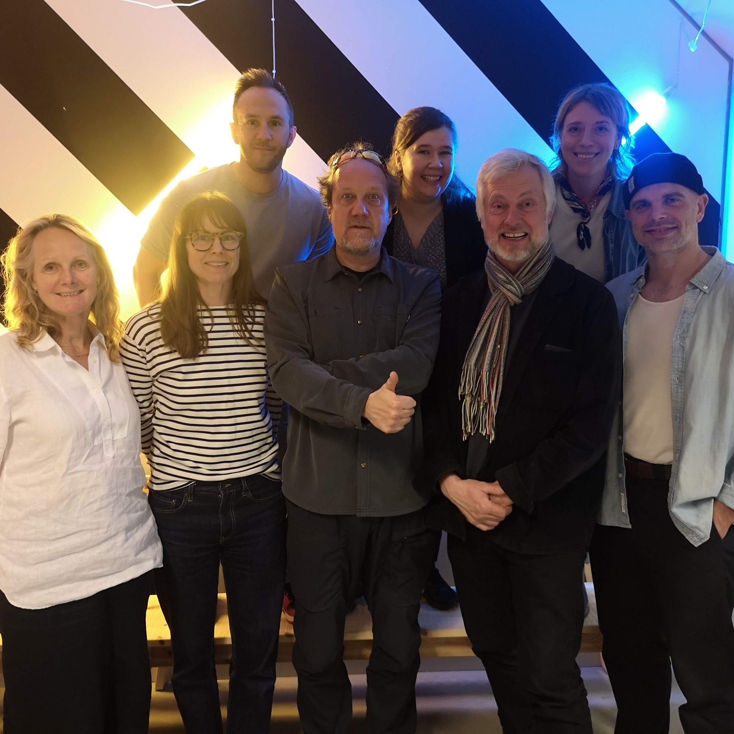 ✨ TACK GÖTEBORG! ✨
Två intensiva och otroligt inspirerande dagar med CreARTive Sweden – nätverket för Sveriges tvärvetenskapliga inkubatorer inom de kulturella och kreativa branscherna – är nu till ända, och vi på Smart är fulla av energi och idéer! 💡💬
Under årsmötet utbytte vi kunskap, delade erfarenheter och formade spännande planer tillsammans med våra fantastiska nätverkskollegor:
💥 @subtopiakultur
🎶 @brewhouseinkubator
🚀 @gobusiness.se
🌱 @site_sweden
🌲 @motesplatssteneby
⚙️ @stpln_malmo
🎨 @expressionumea
🎭 @transitkulturinkubator
Tack för värdefulla samtal, gemenskap och visioner för framtiden. Tillsammans bygger vi starkare stödstrukturer för kreativa praktiker i hela Sverige! 🇸🇪✨
#CreARTiveSweden #SmartSverige #KreativaNäringar #KulturInkubator #Årsmöte2025 #Samskapande #KreativTillväxt