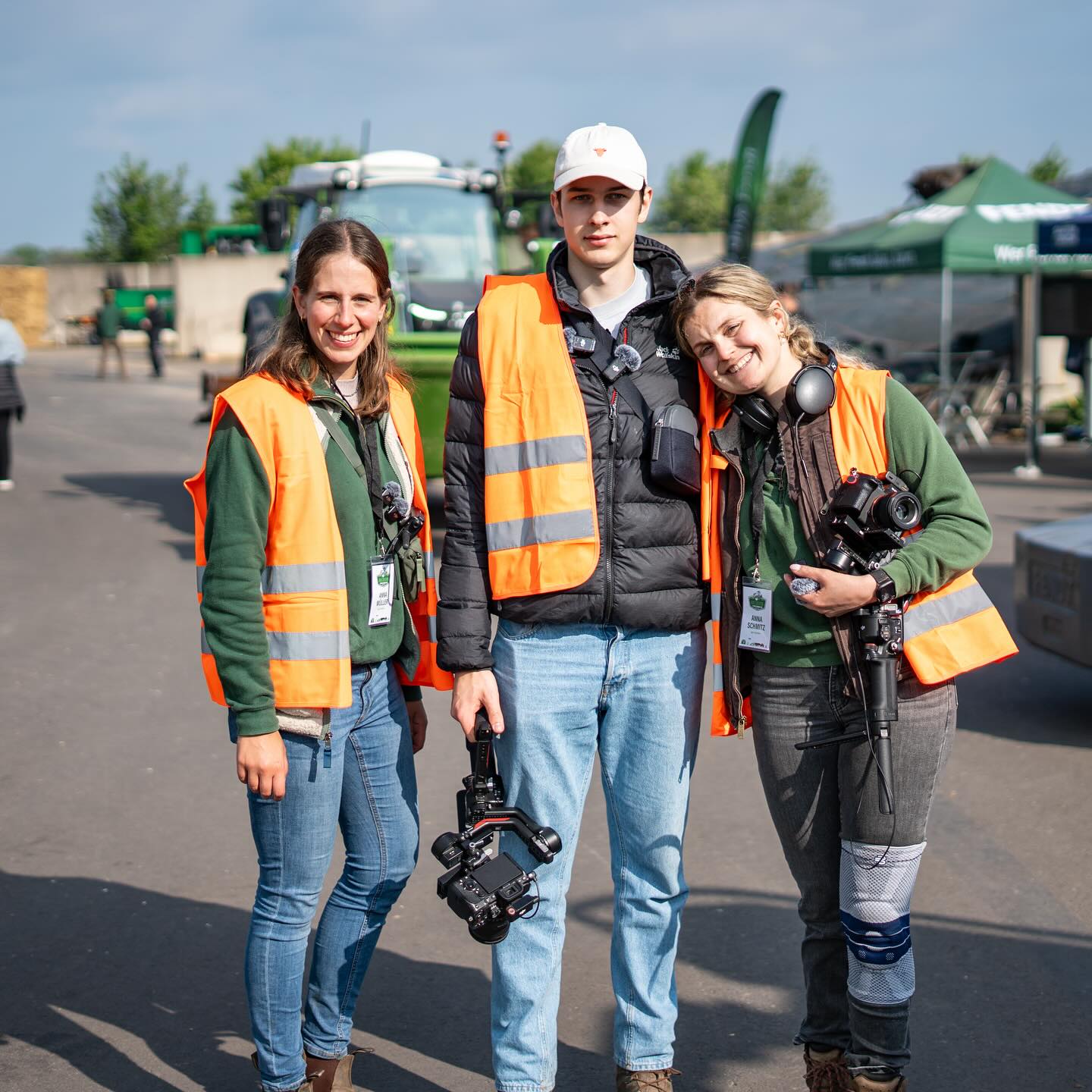 Neues Format bewährt sich in der Praxis: Erfolgreiche Premiere der Future Farming Days @klaasmitk.
Zwei Tage lang drehte sich alles um moderne Landtechnik, innovative Lösungen und den Austausch zwischen Praxis, Industrie und Community.
Wir hatten unsere Kamera immer griffbereit und konnten richtig coolen Content aufnehmen. 📸